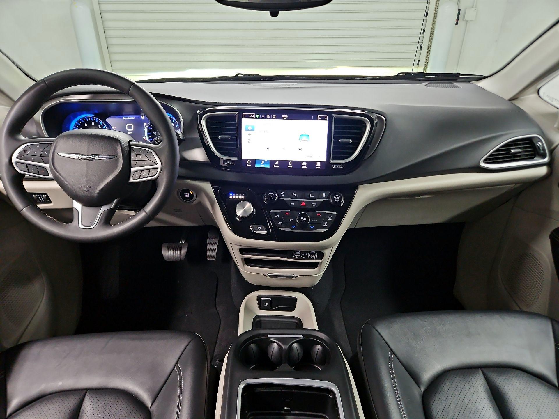 Thumbnail: 2024 Chrysler Pacifica - 9