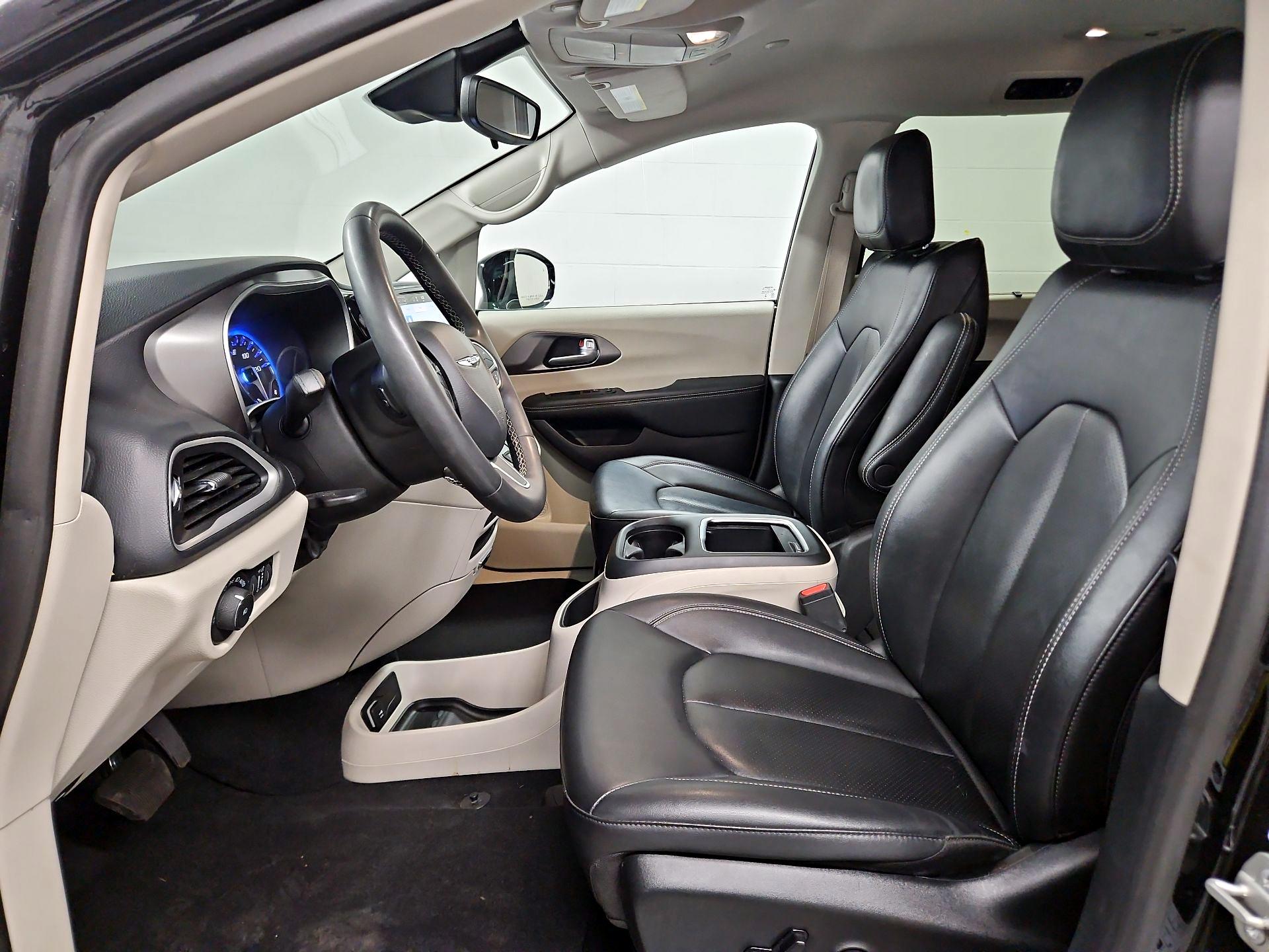 Thumbnail: 2024 Chrysler Pacifica - 11