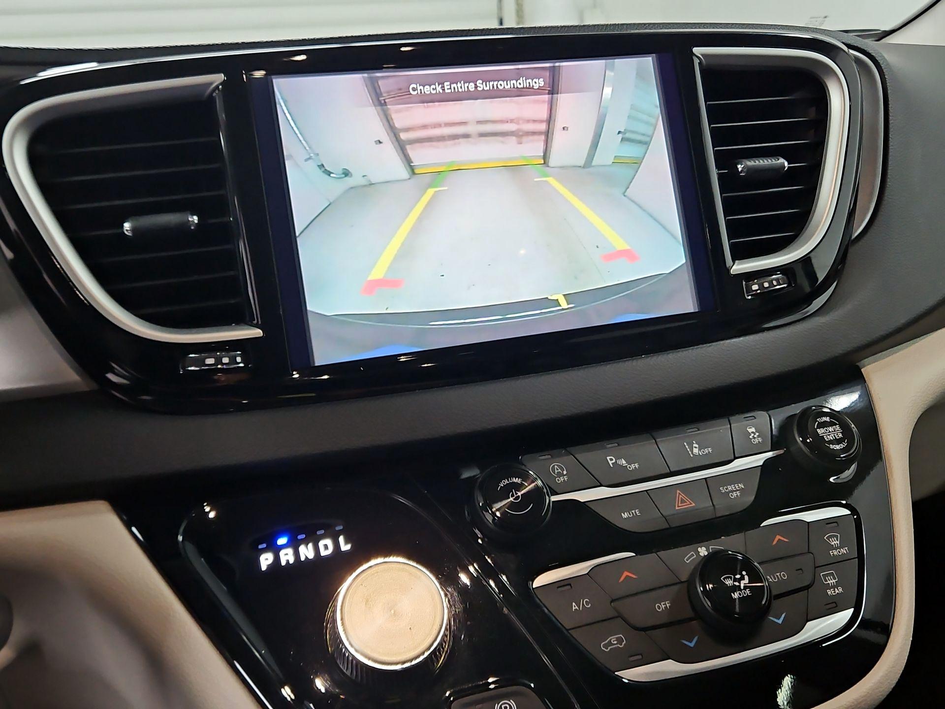 Thumbnail: 2024 Chrysler Pacifica - 14