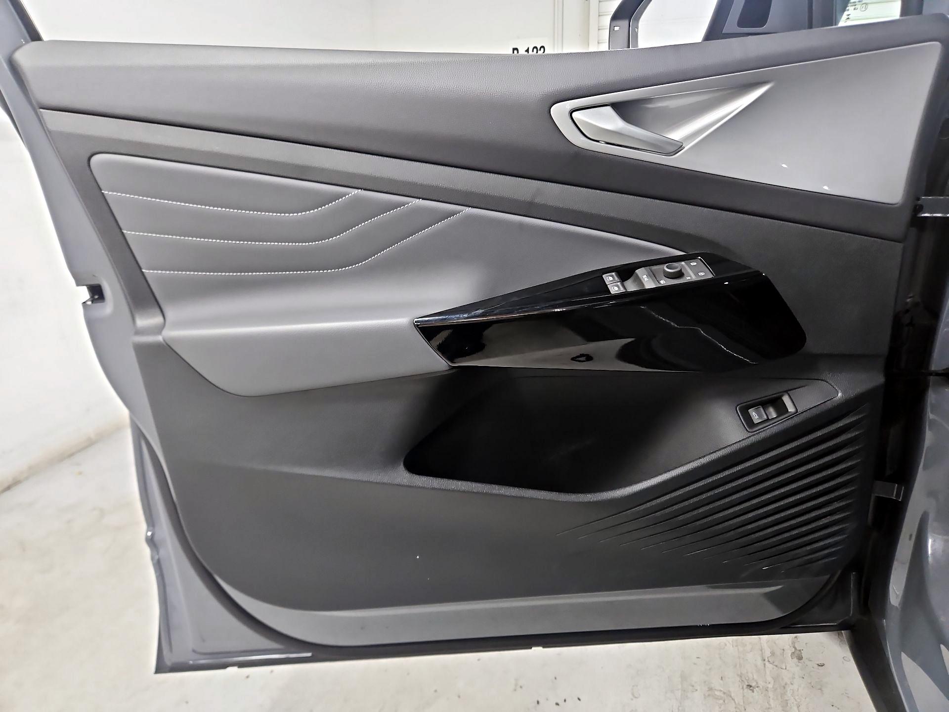 Thumbnail: 2024 Volkswagen ID.4 - 12