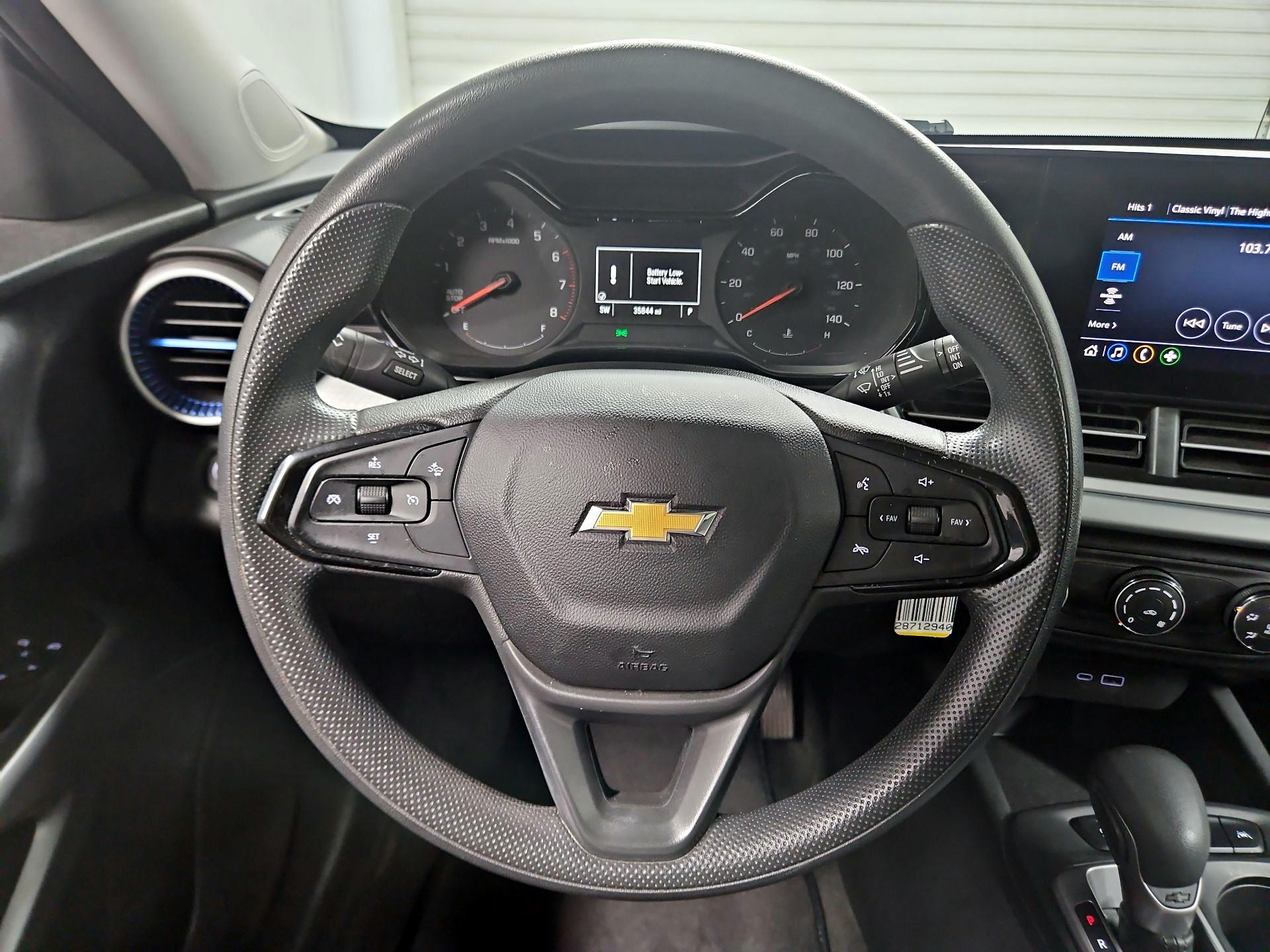 Thumbnail: 2024 Chevrolet Trax - 10
