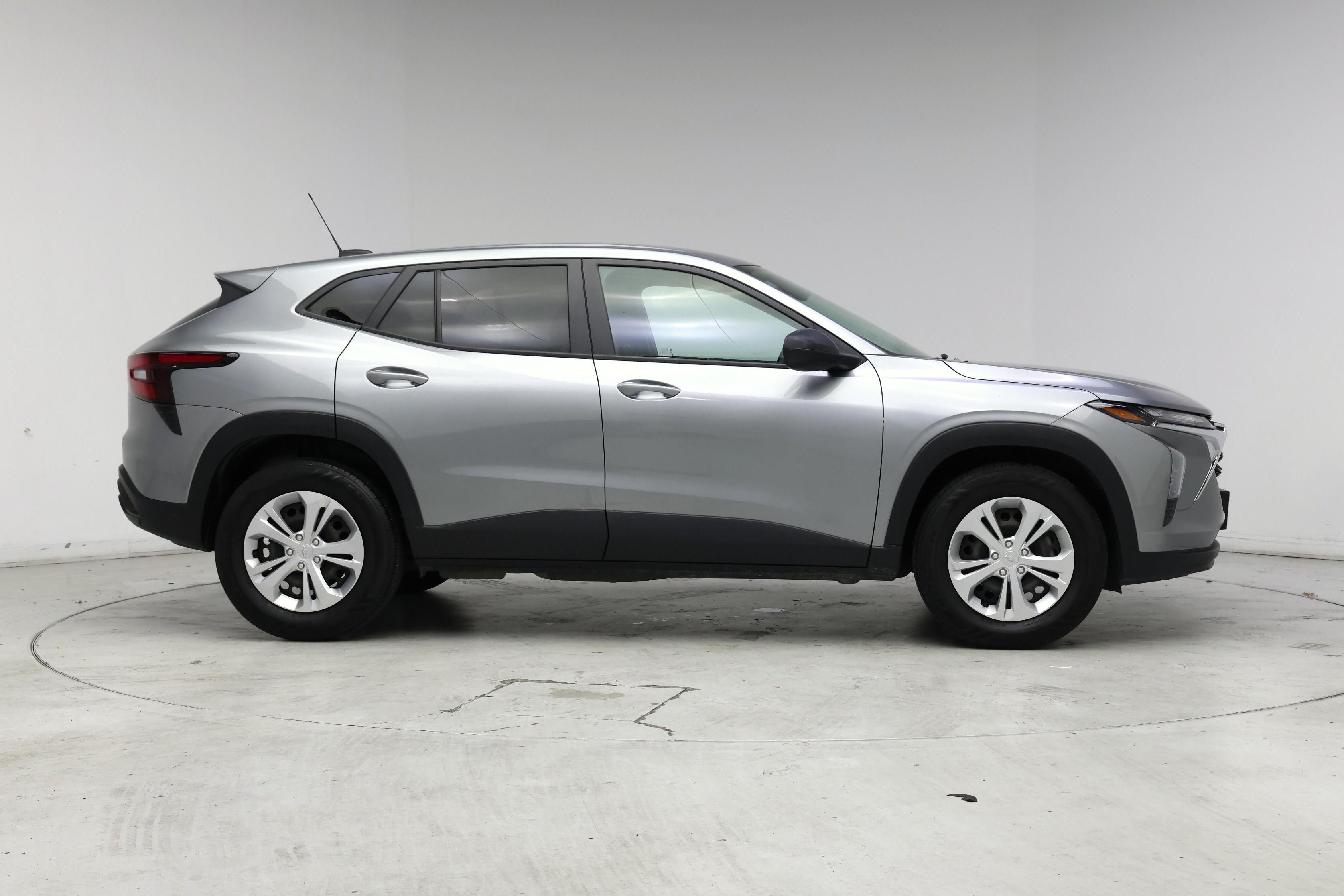 Thumbnail: 2024 Chevrolet Trax - 7