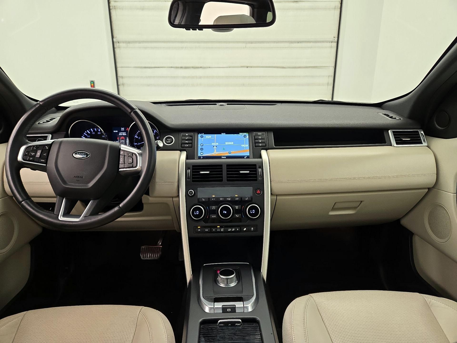 Thumbnail: 2016 Land Rover Discovery Sport - 9
