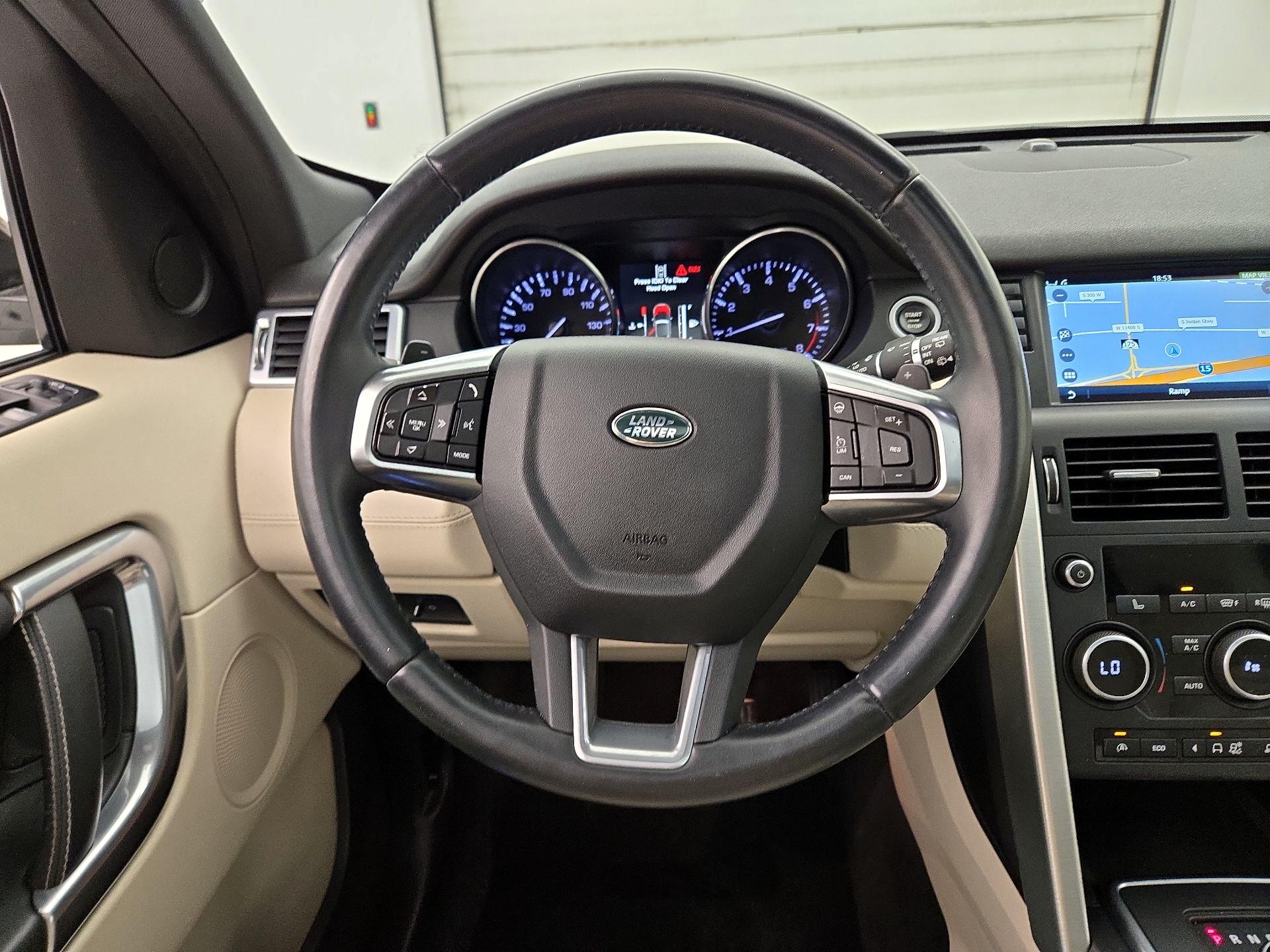 Thumbnail: 2016 Land Rover Discovery Sport - 10