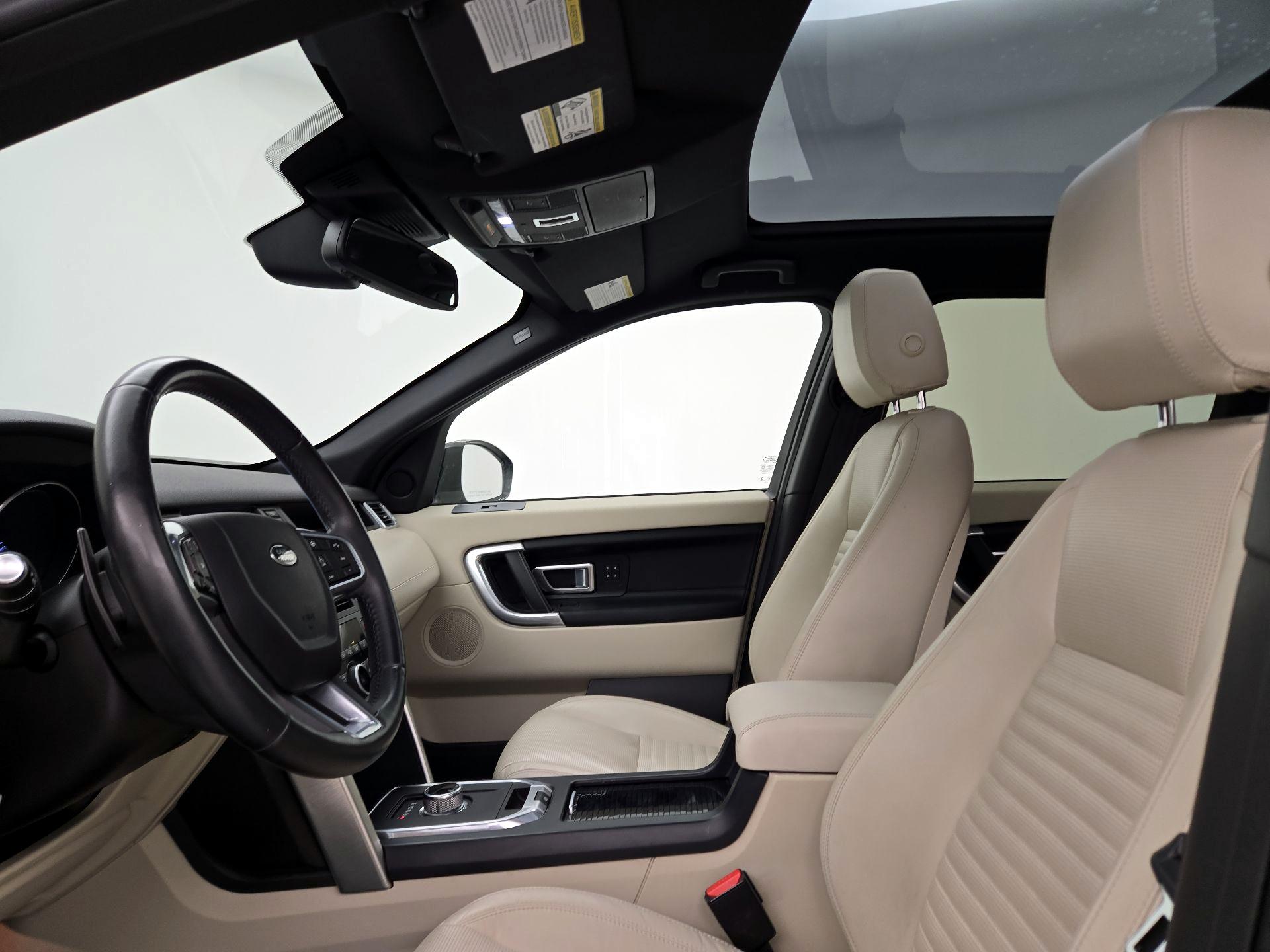 Thumbnail: 2016 Land Rover Discovery Sport - 20