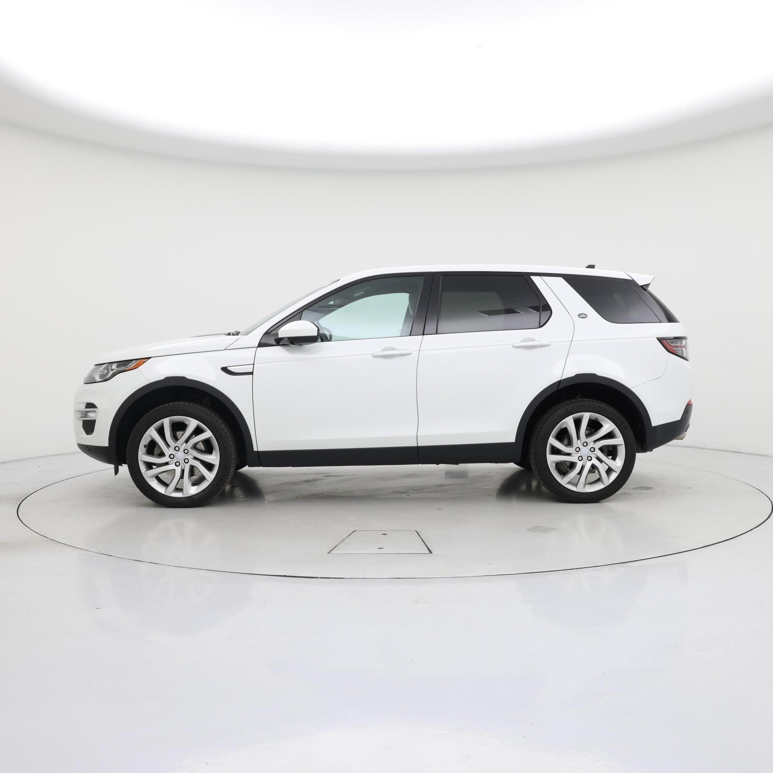Thumbnail: 2016 Land Rover Discovery Sport - 3
