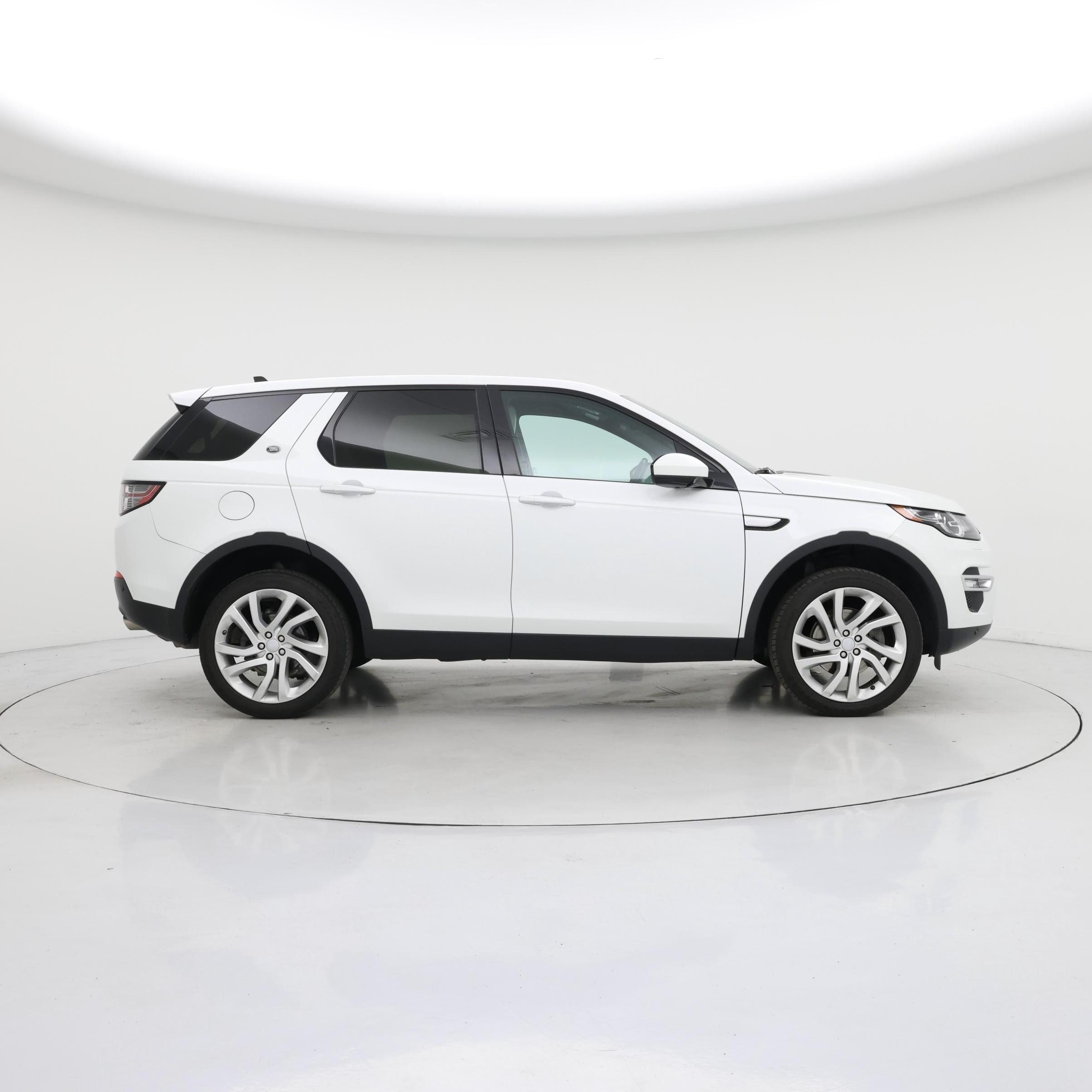 Thumbnail: 2016 Land Rover Discovery Sport - 7