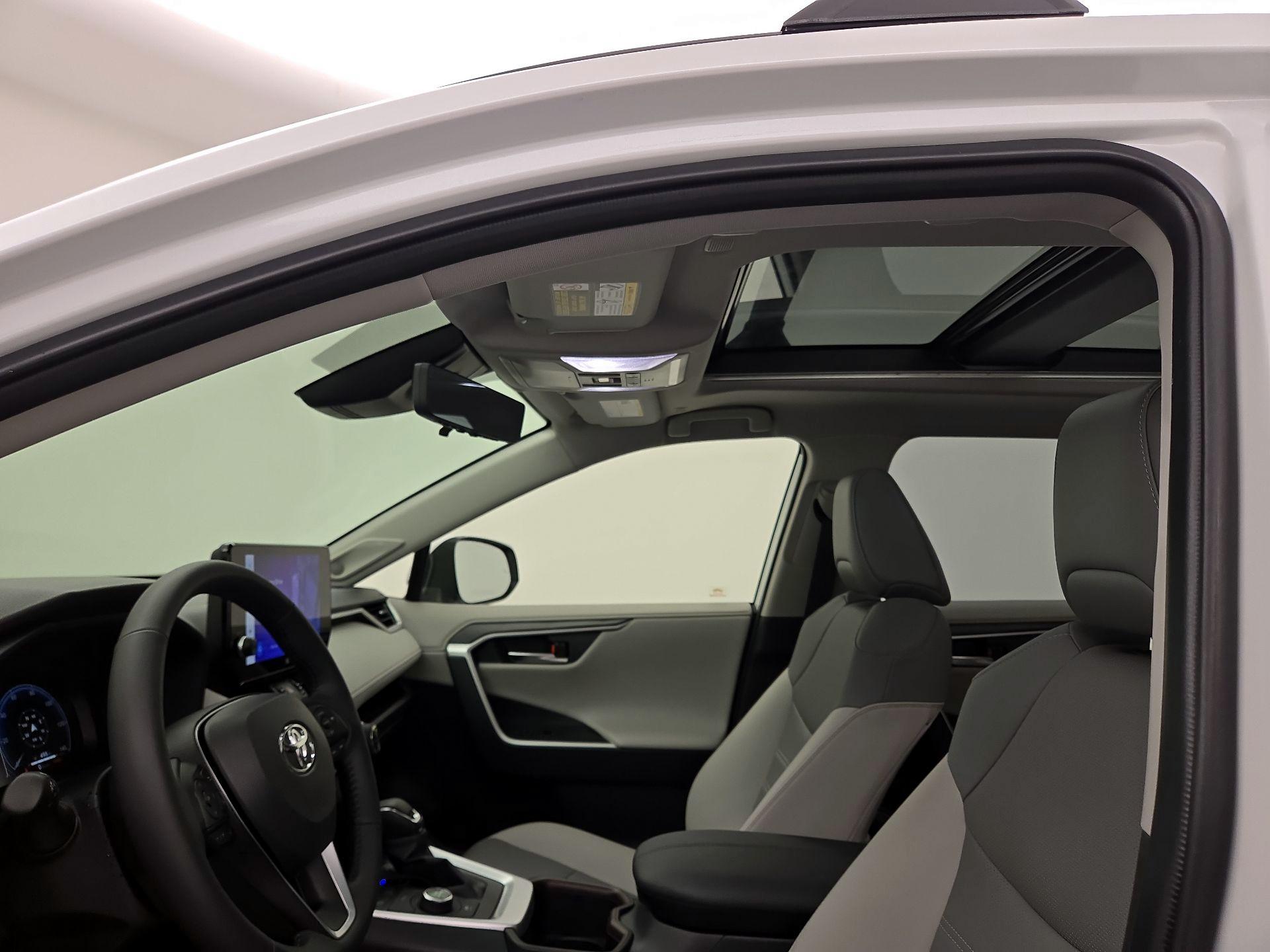 Thumbnail: 2025 Toyota RAV4 - 19
