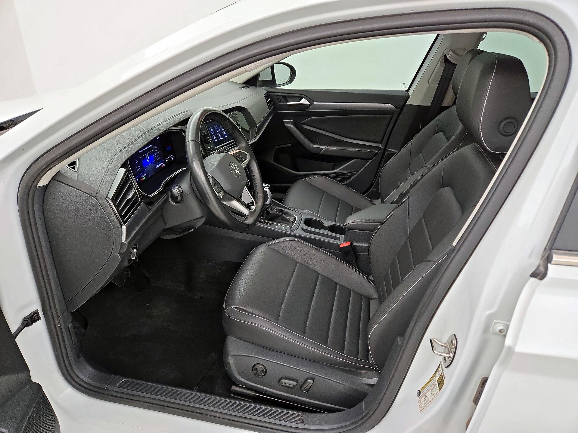 Thumbnail: 2024 Volkswagen Jetta - 11