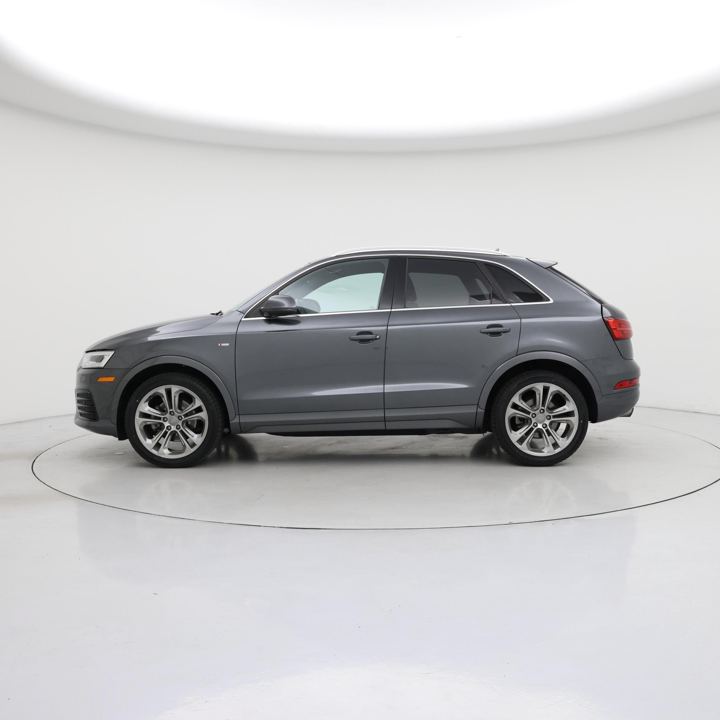 Thumbnail: 2018 Audi Q3 - 3