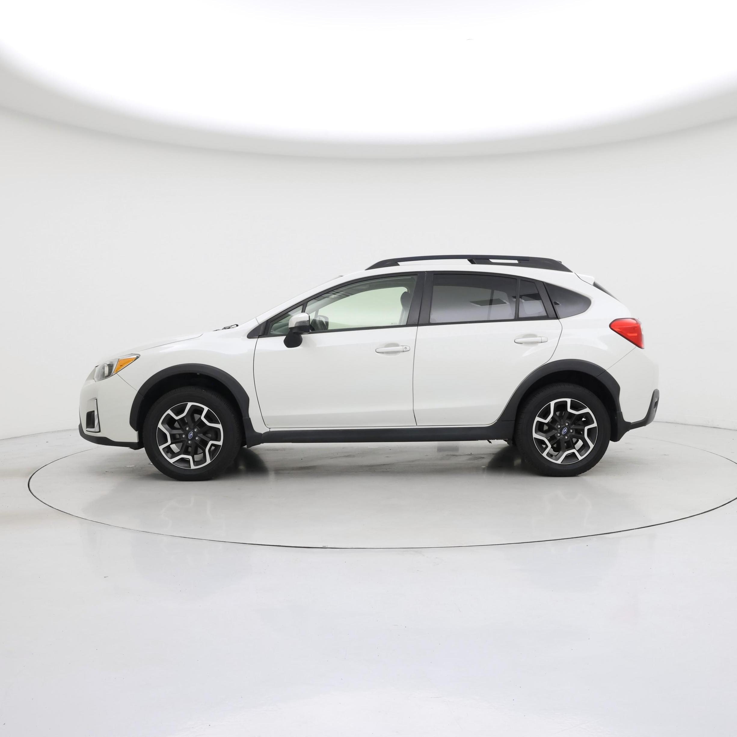 Thumbnail: 2017 Subaru Crosstrek - 3