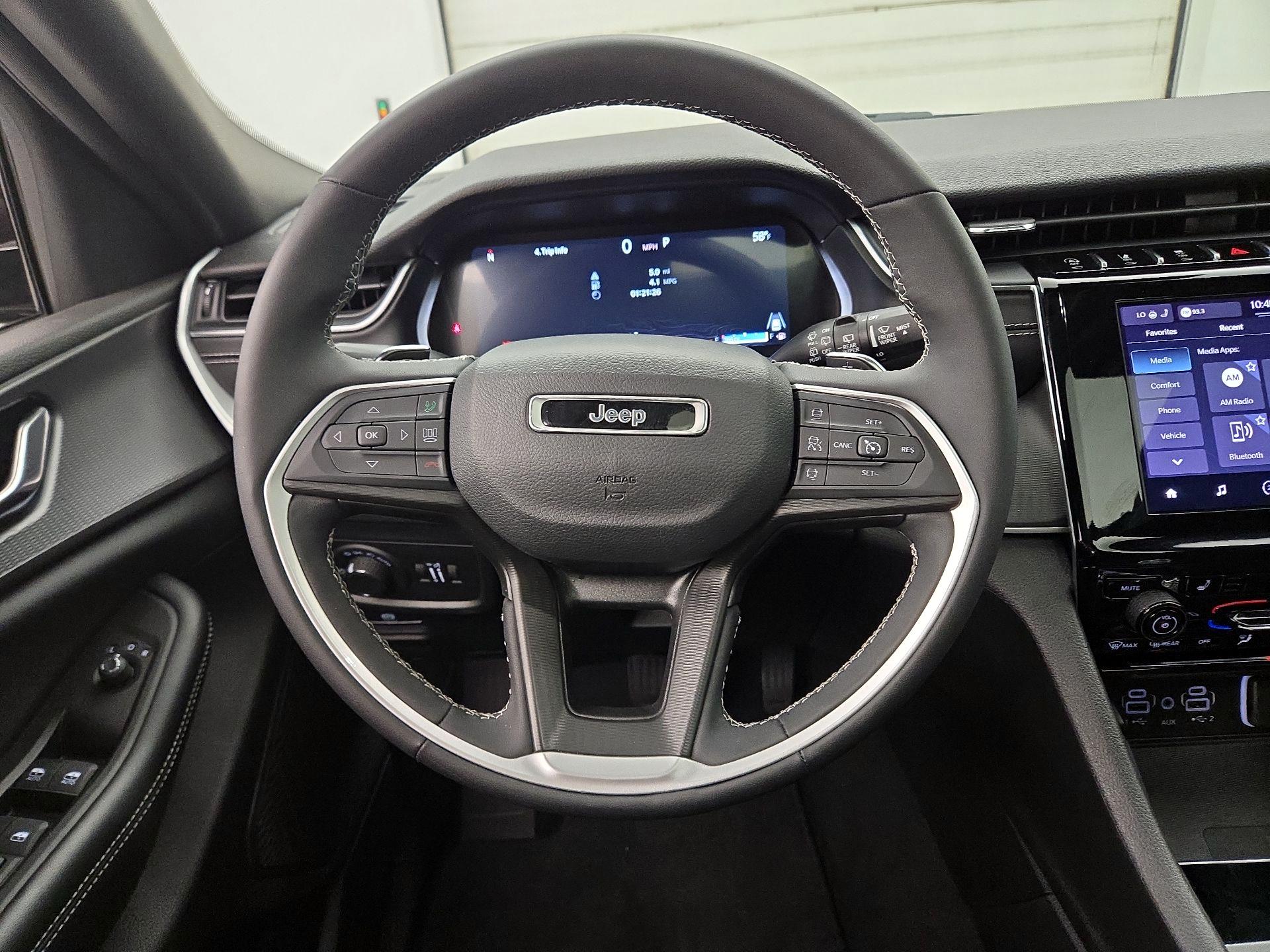 Thumbnail: 2024 Jeep Grand Cherokee - 10