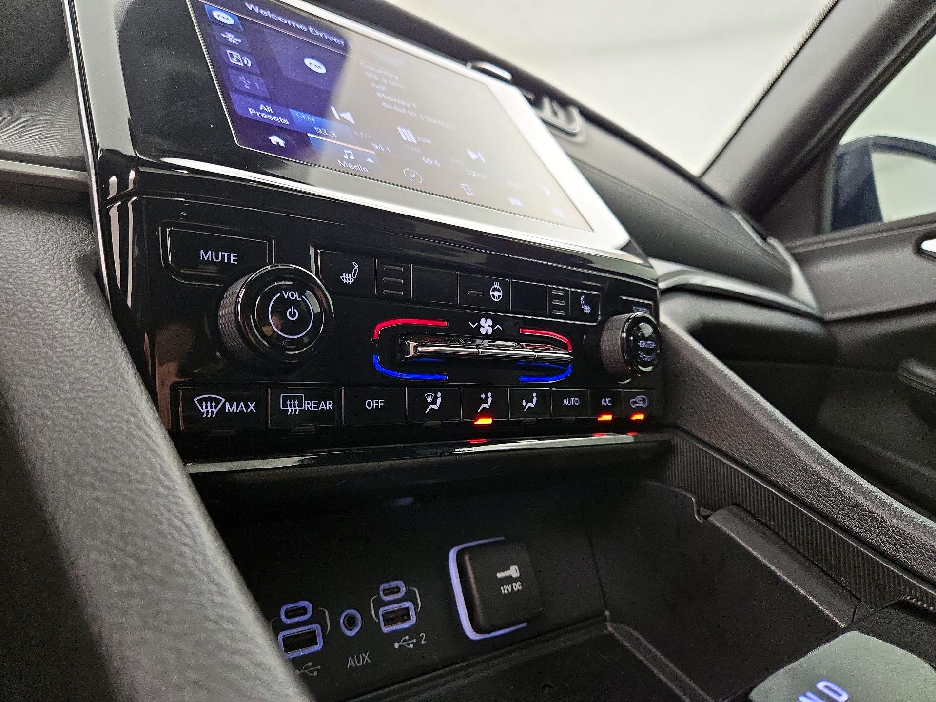 Thumbnail: 2024 Jeep Grand Cherokee - 16