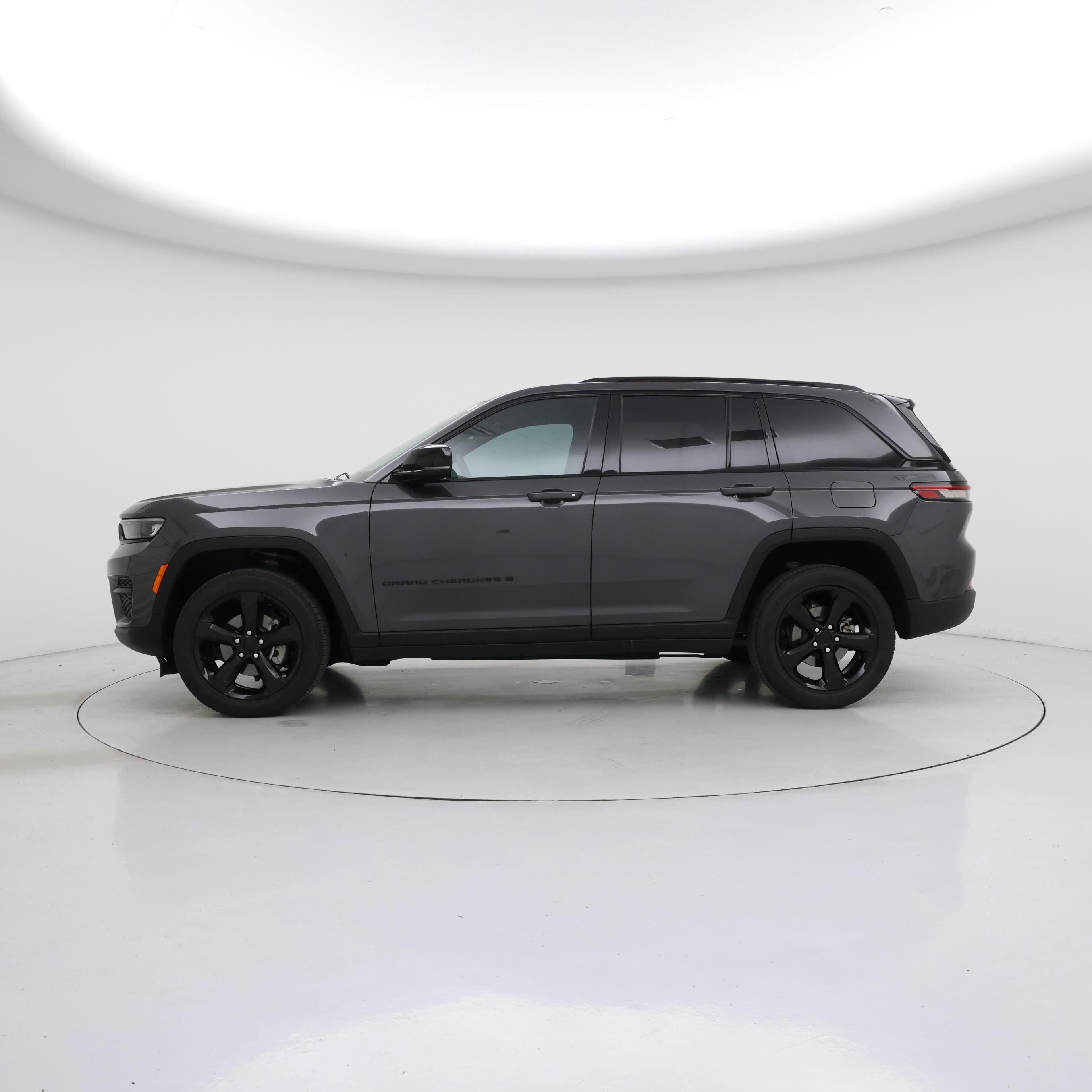 Thumbnail: 2024 Jeep Grand Cherokee - 3