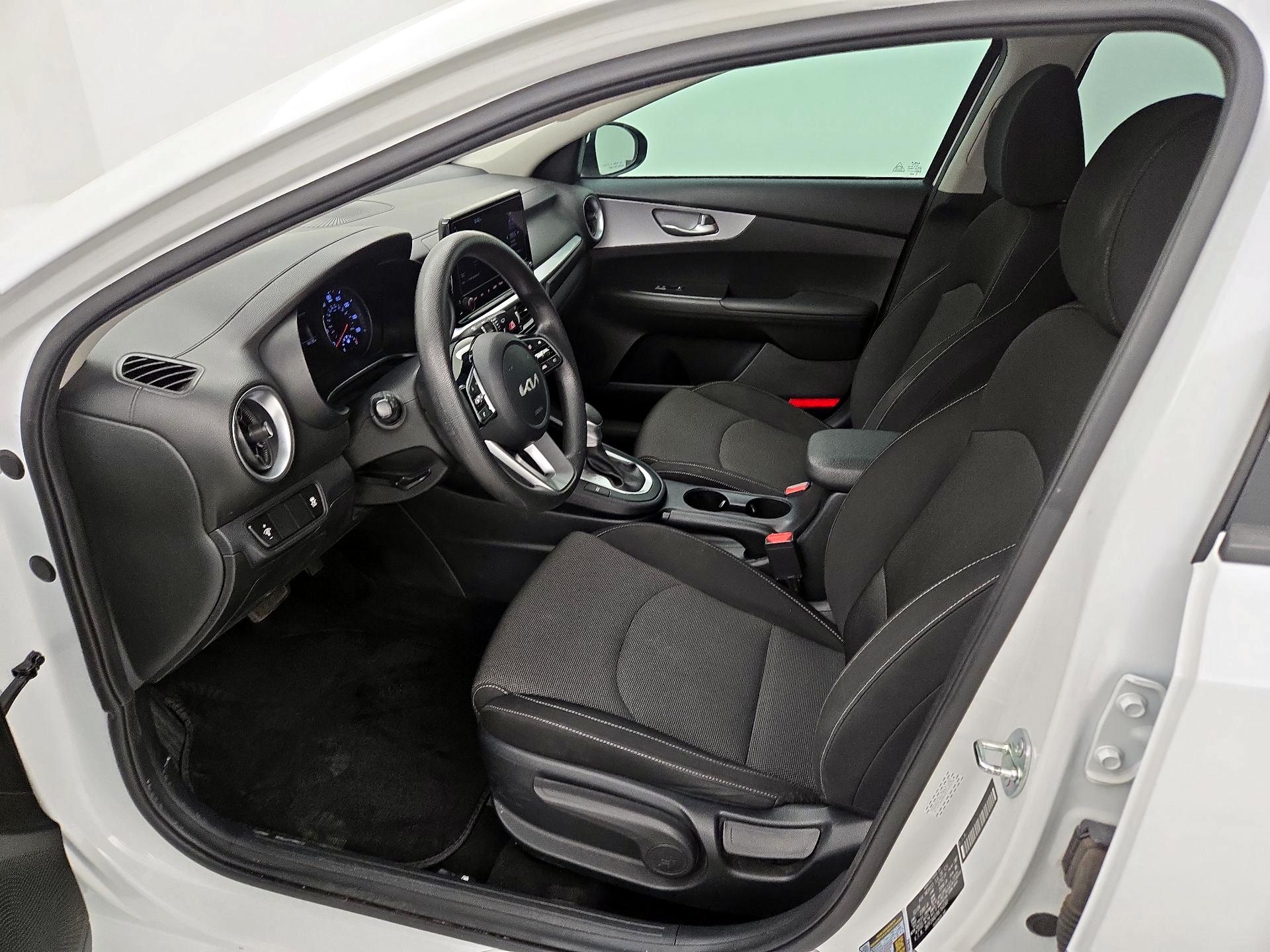 Thumbnail: 2024 Kia Forte - 11