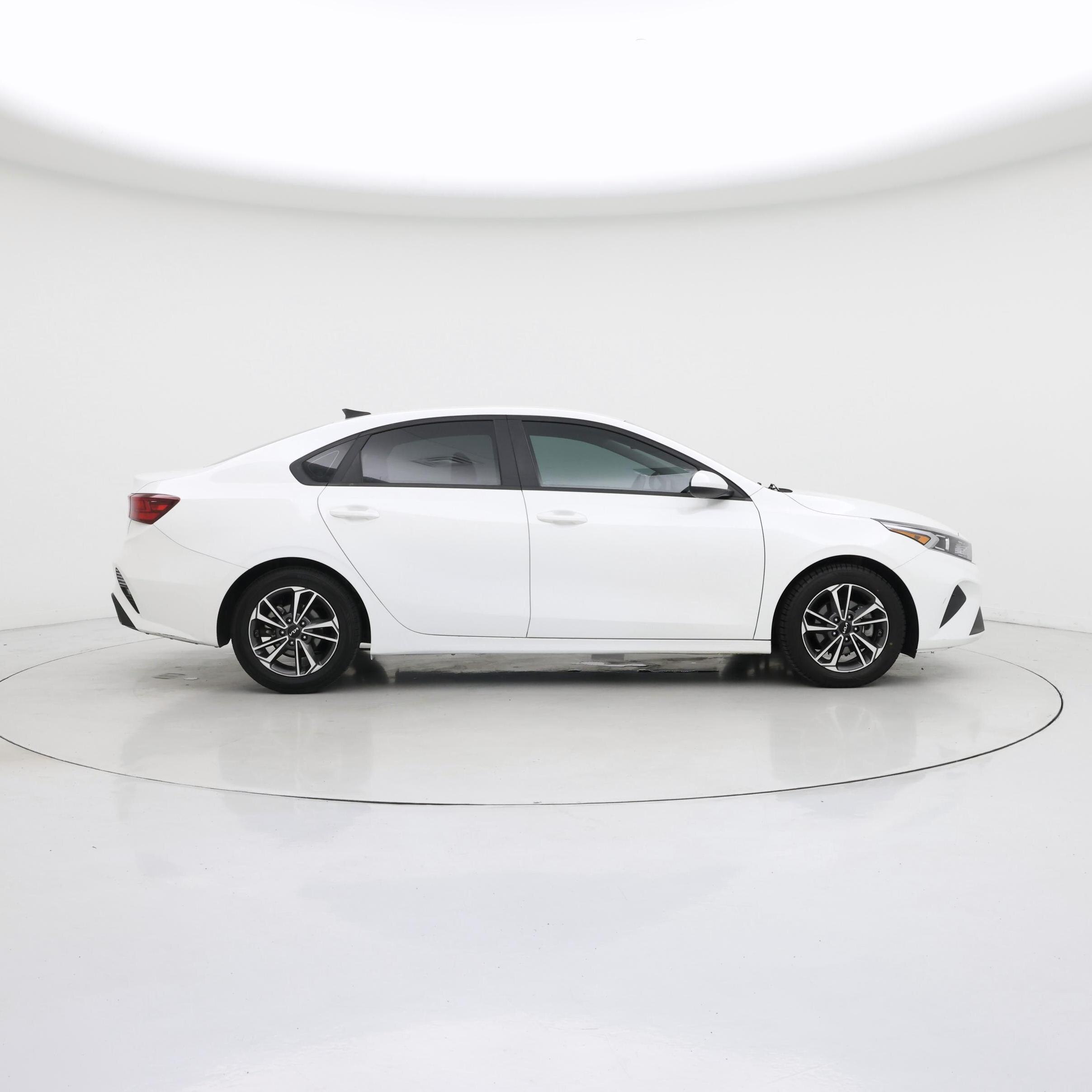 Thumbnail: 2024 Kia Forte - 7