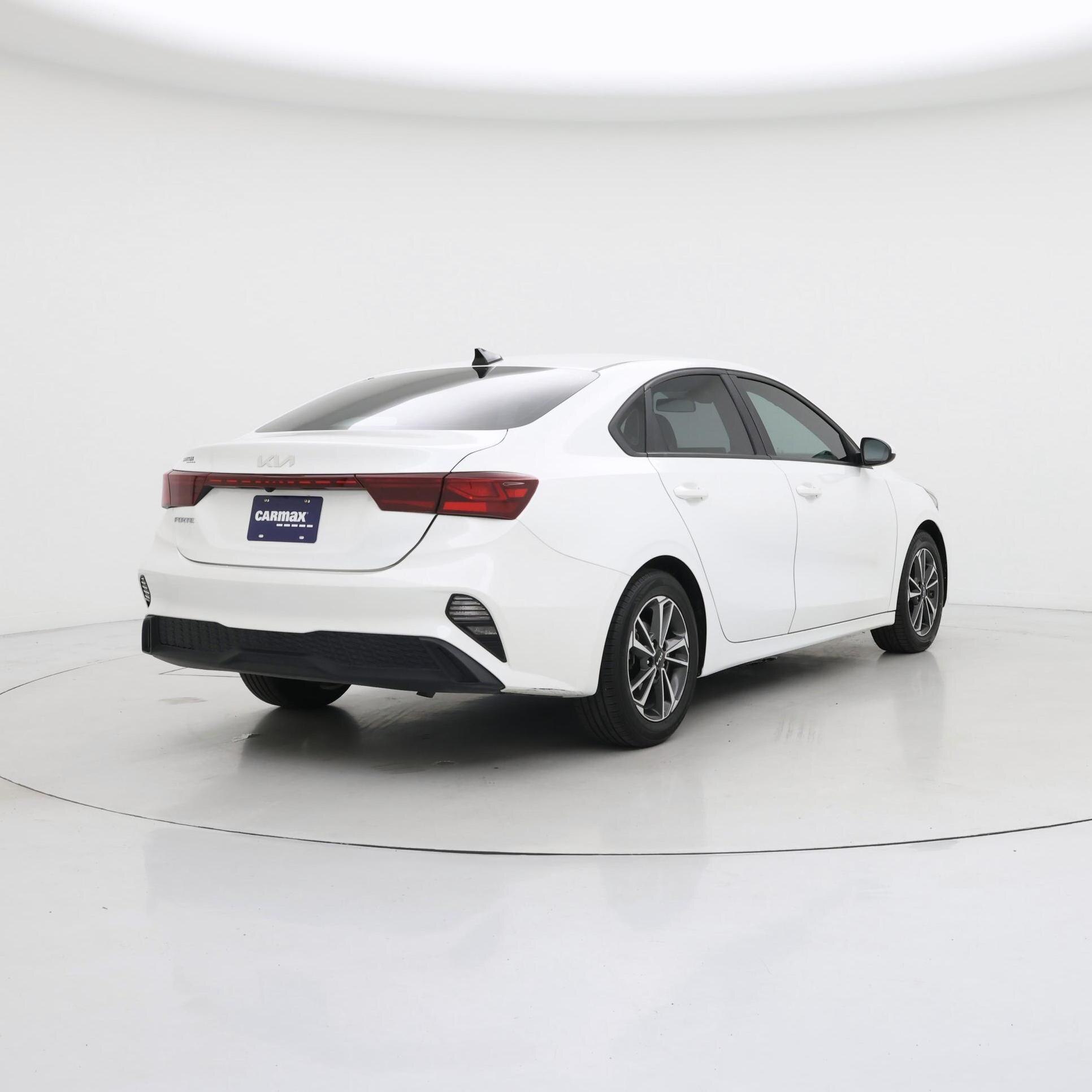 Thumbnail: 2024 Kia Forte - 8