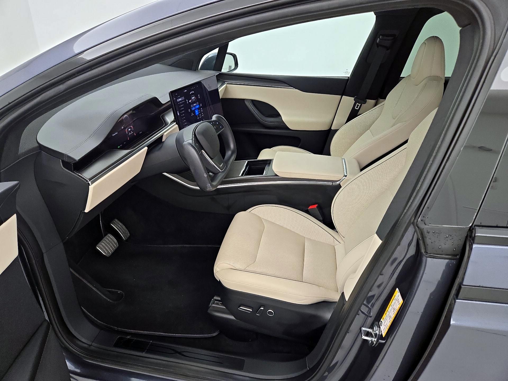 Thumbnail: 2022 Tesla Model X - 11
