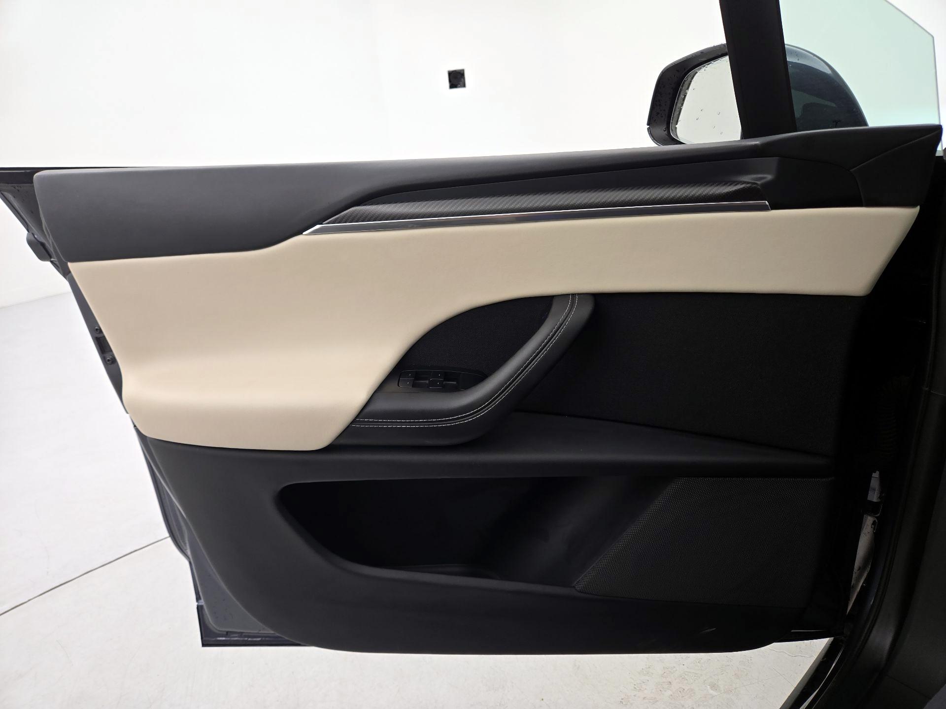 Thumbnail: 2022 Tesla Model X - 12