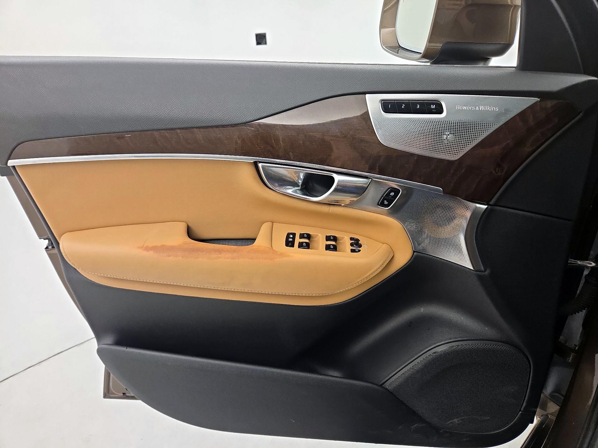 Thumbnail: 2016 Volvo XC90 - 12