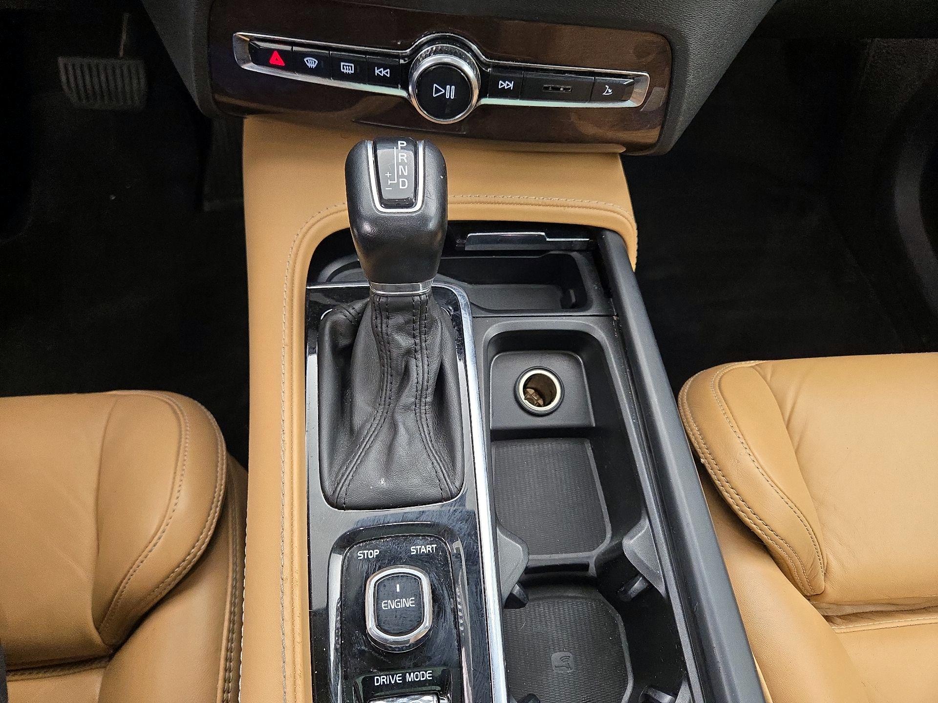 Thumbnail: 2016 Volvo XC90 - 18