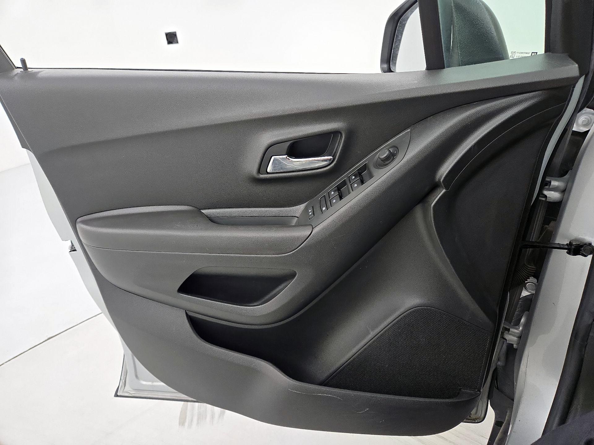 Thumbnail: 2020 Chevrolet Trax - 12