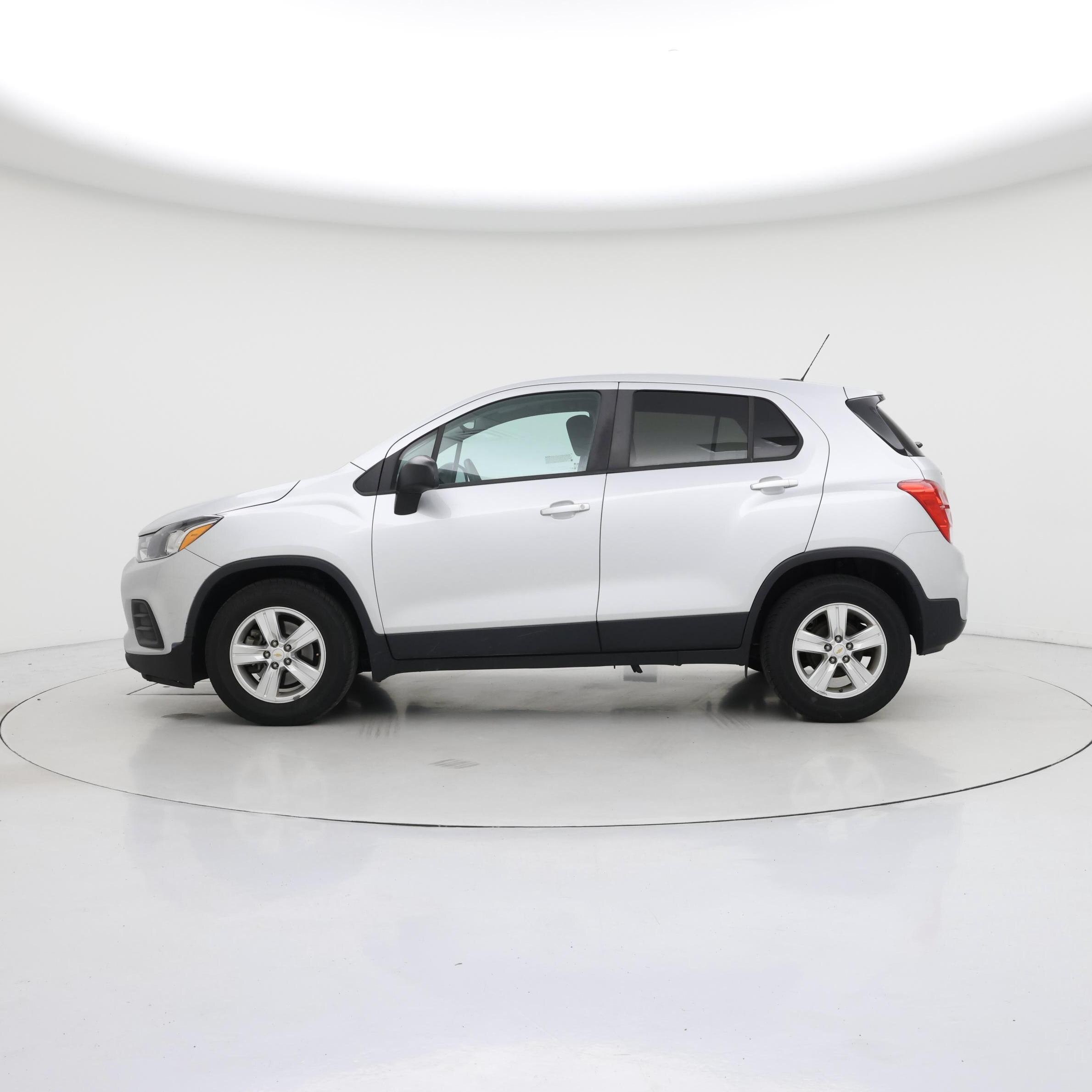 Thumbnail: 2020 Chevrolet Trax - 3