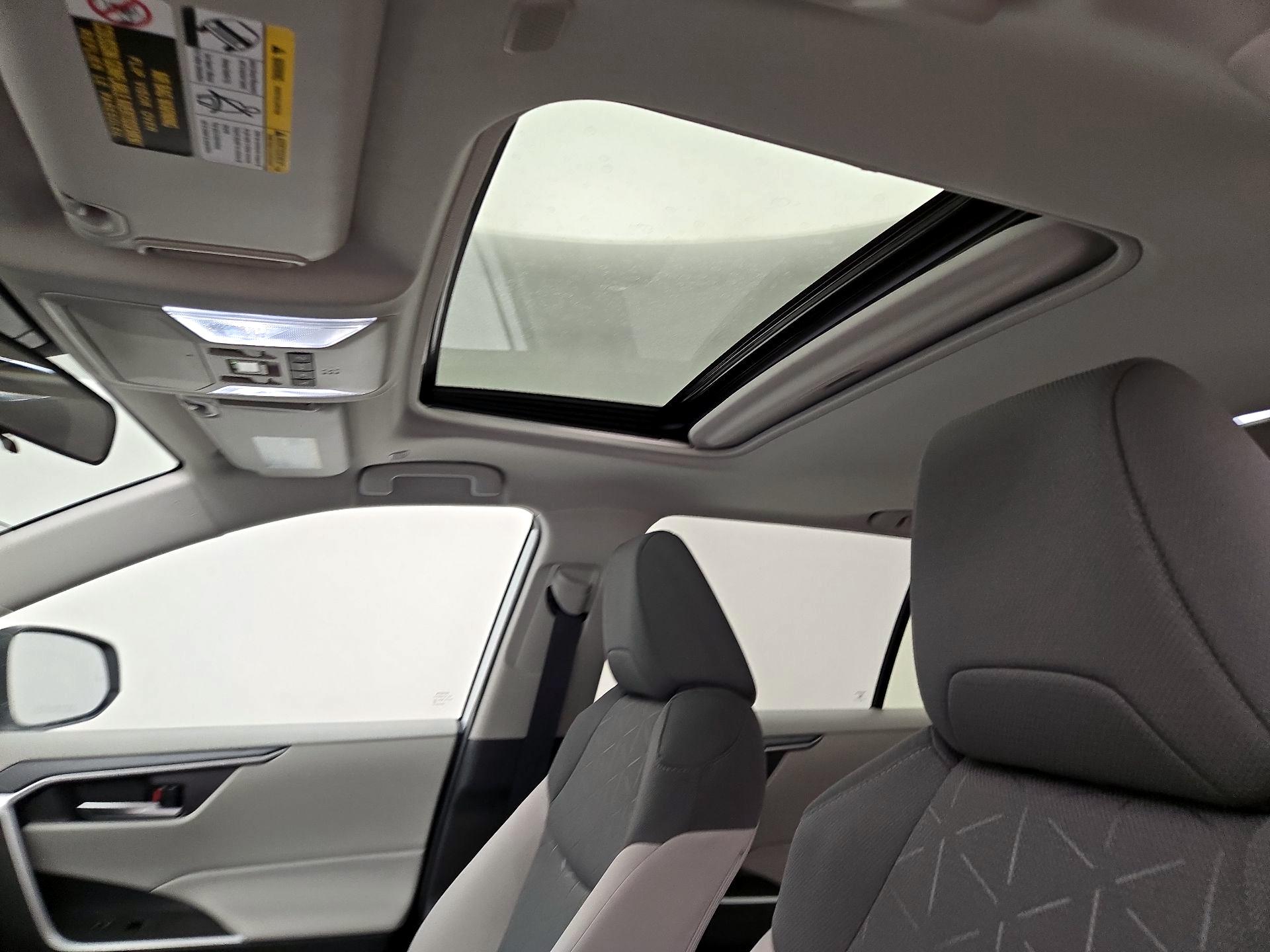 Thumbnail: 2025 Toyota RAV4 - 19