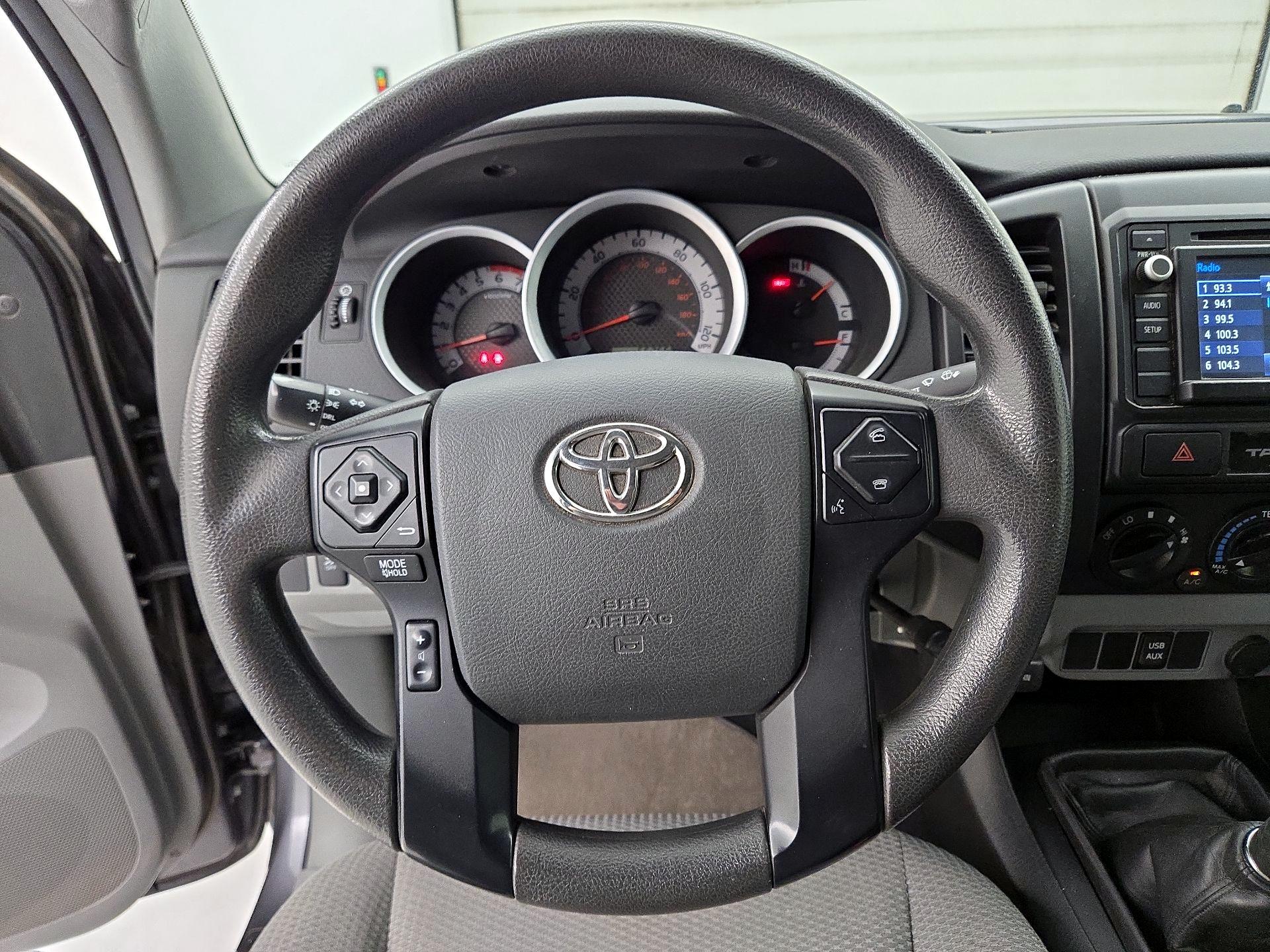 Thumbnail: 2015 Toyota Tacoma - 10