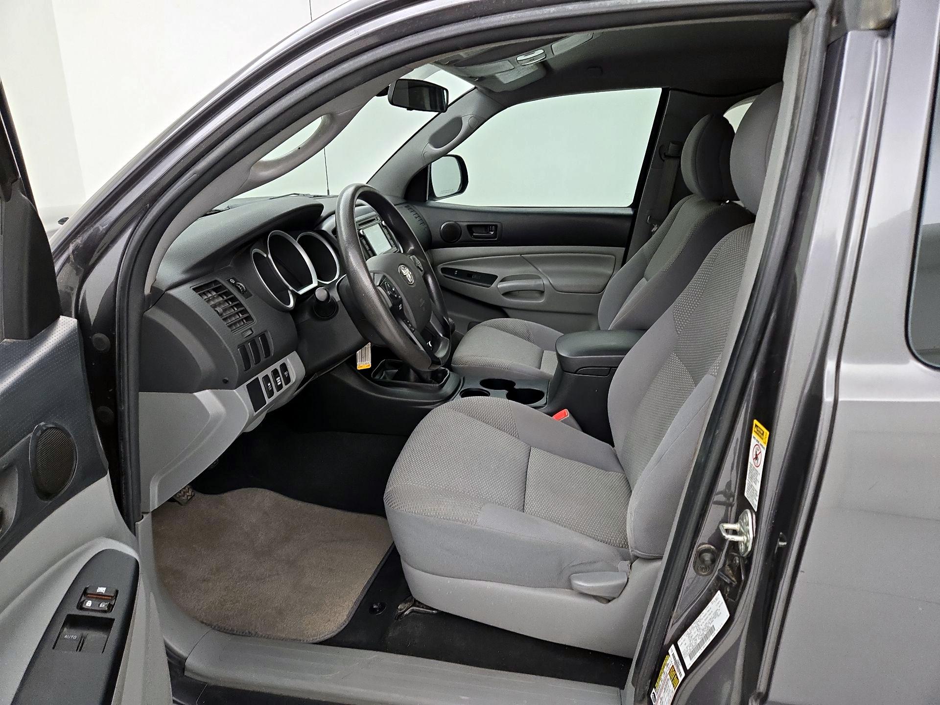Thumbnail: 2015 Toyota Tacoma - 11