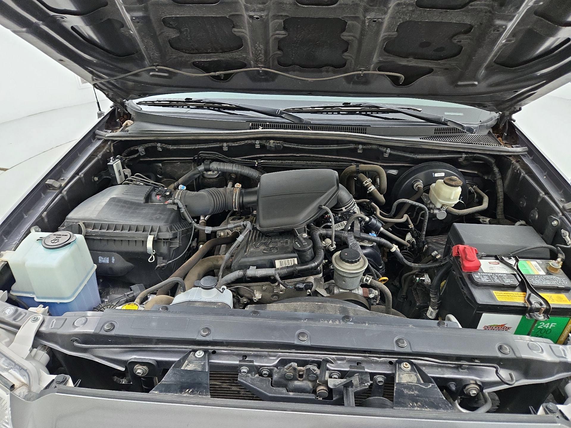Thumbnail: 2015 Toyota Tacoma - 20