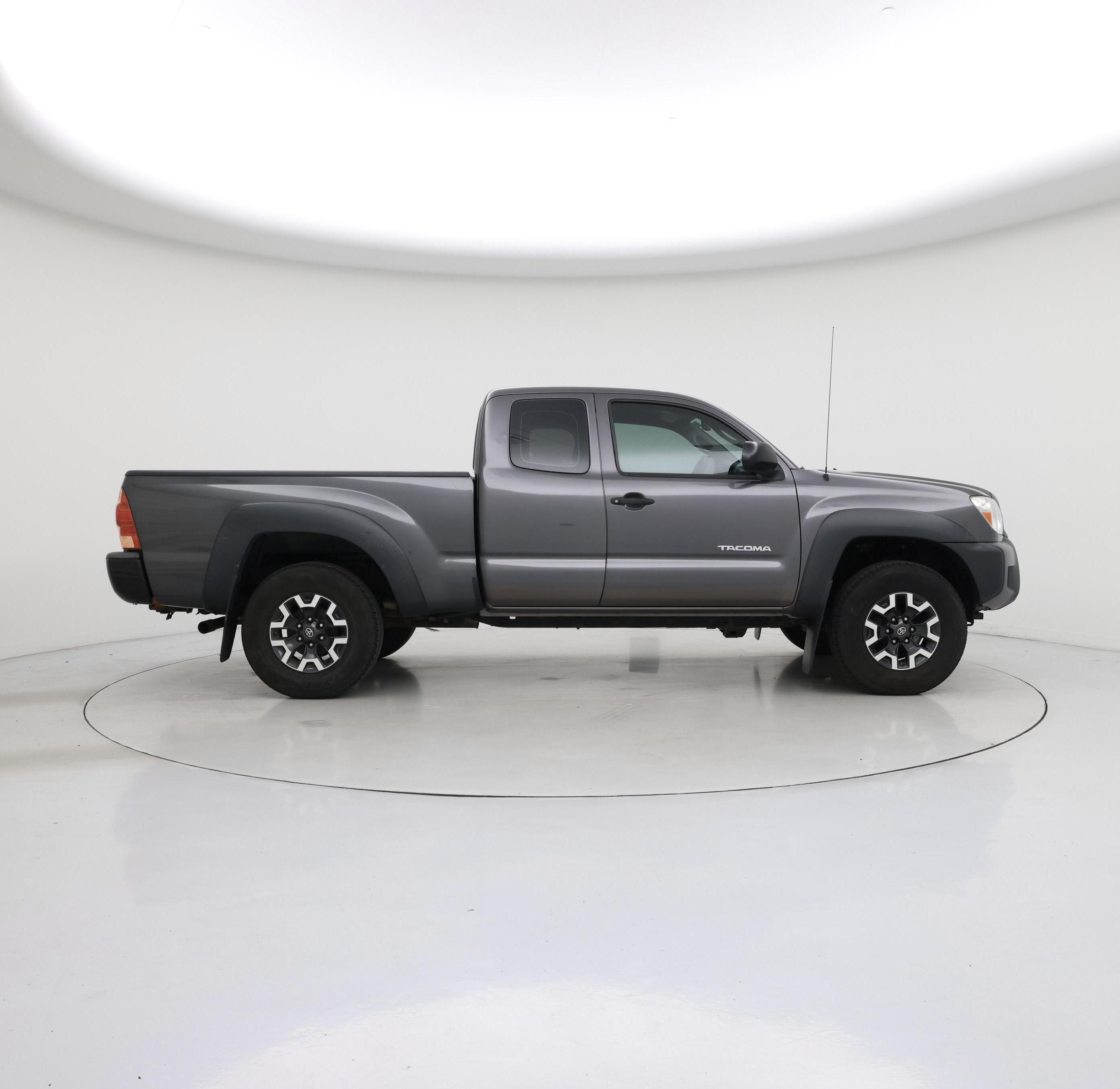 Thumbnail: 2015 Toyota Tacoma - 7