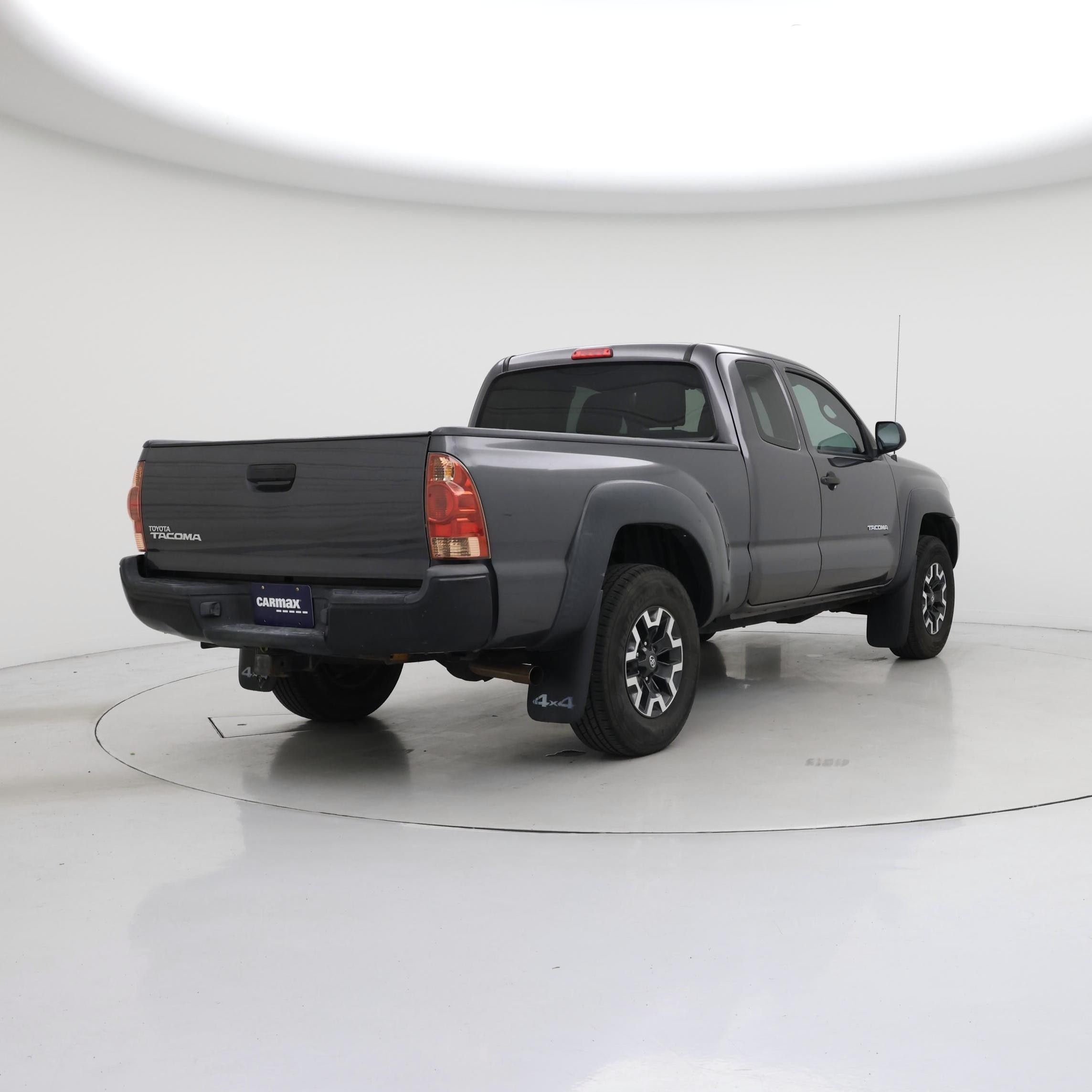 Thumbnail: 2015 Toyota Tacoma - 8