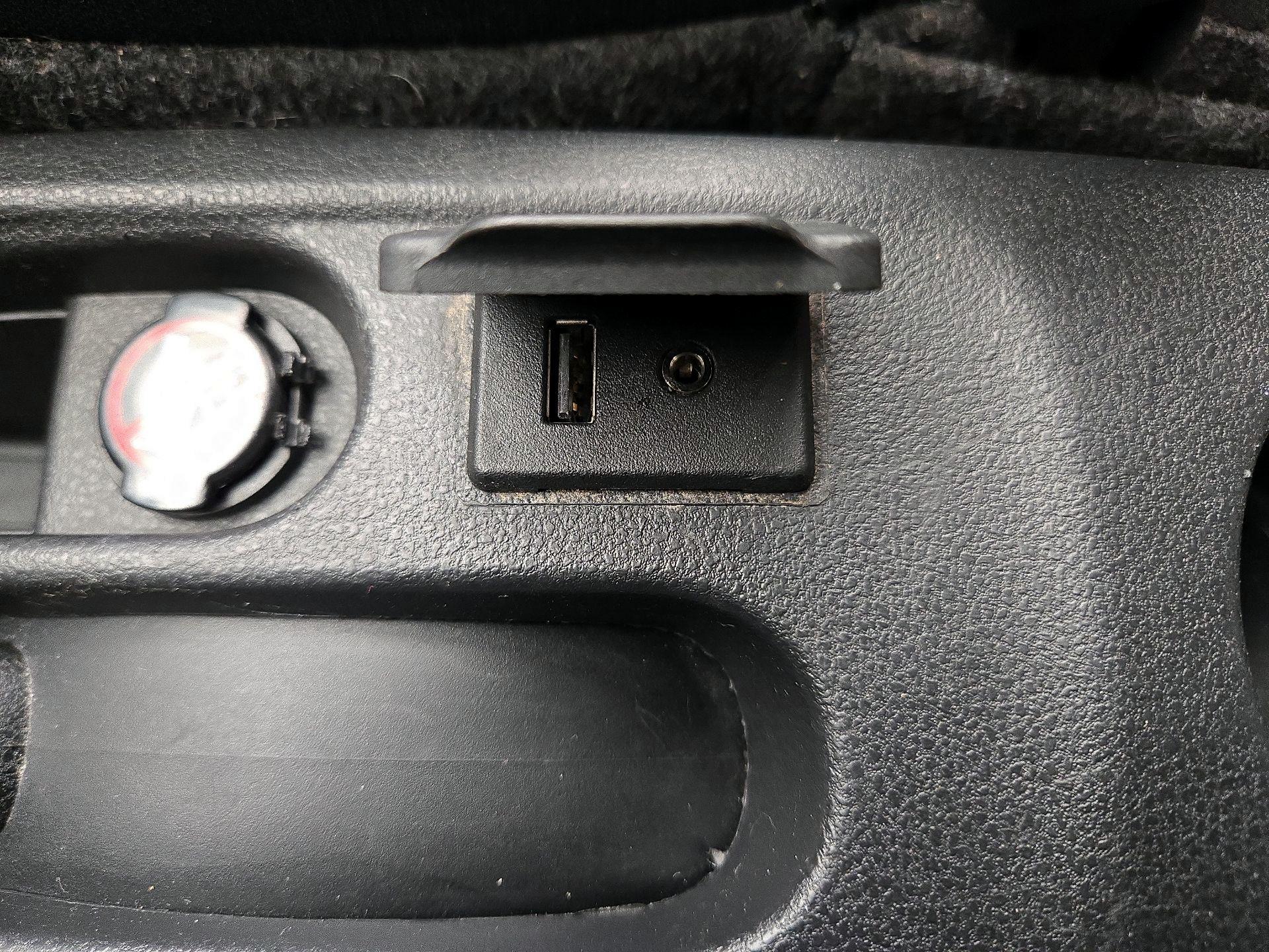 Thumbnail: 2016 Nissan Versa Note - 18