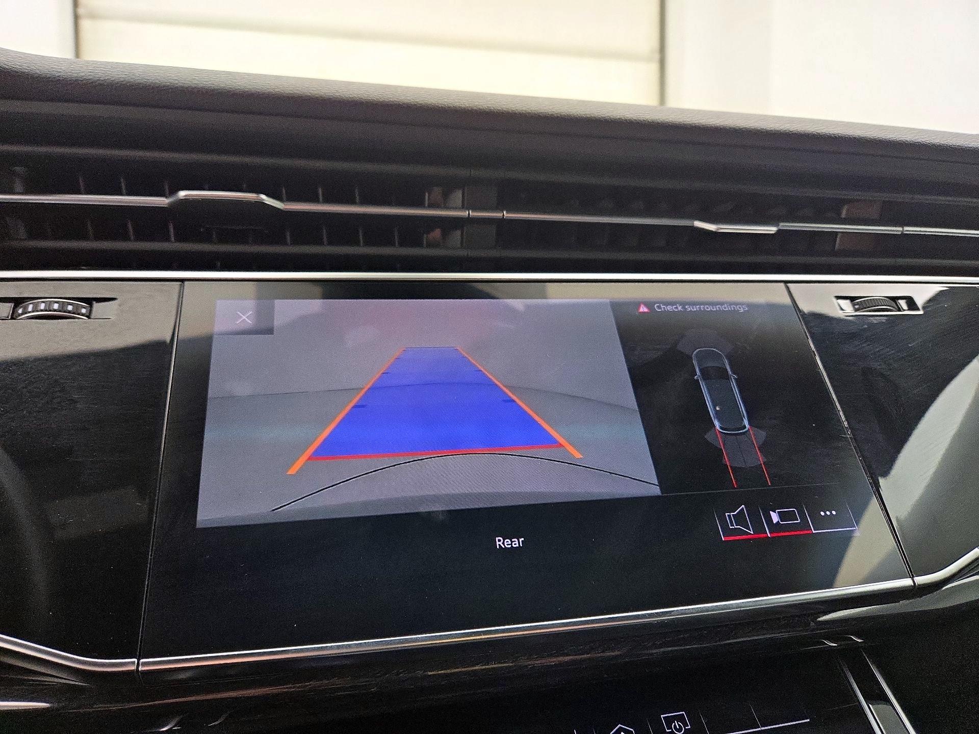 Thumbnail: 2020 Audi Q7 - 15