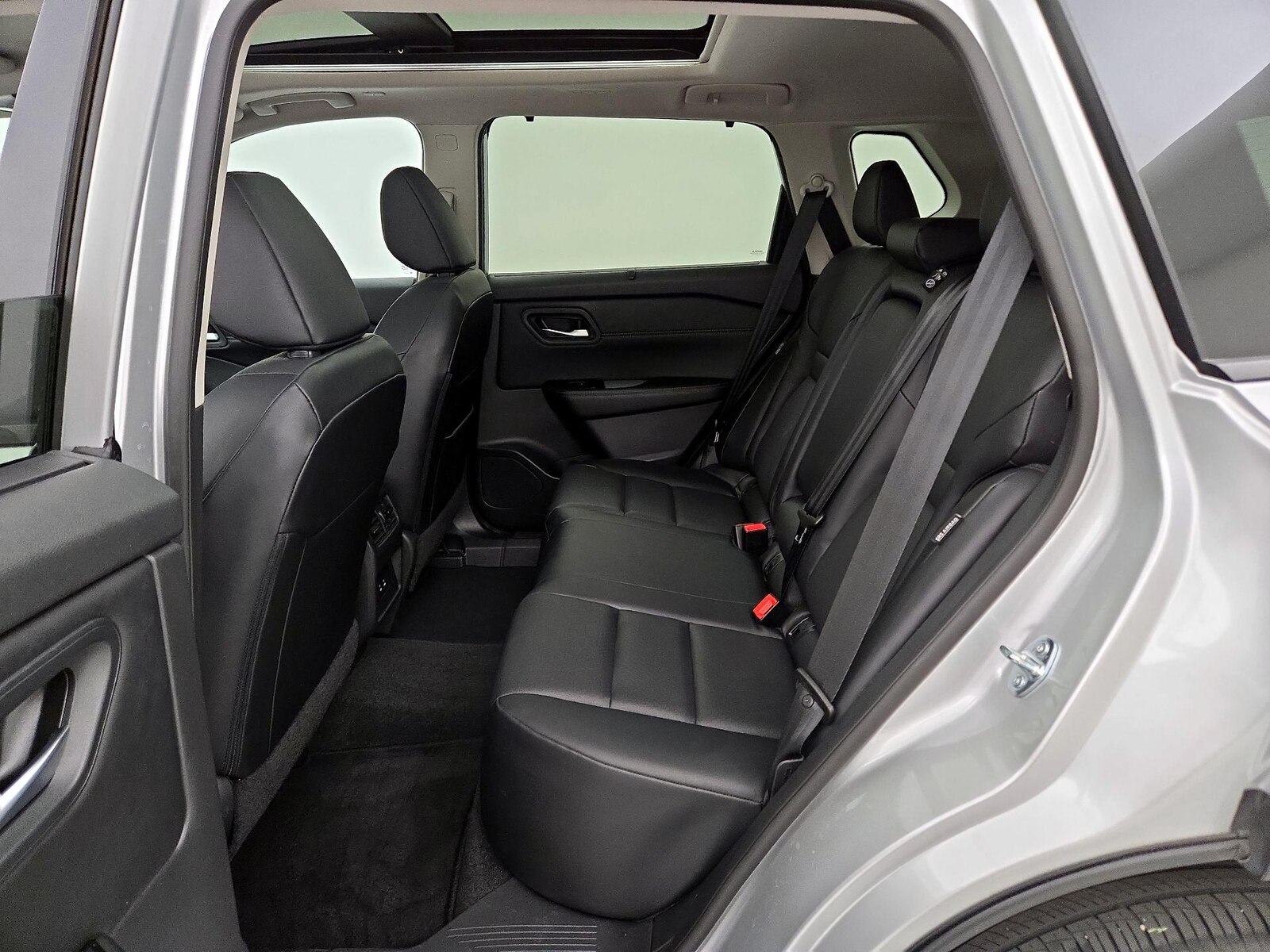 2024 Nissan Rogue SV - Photo 21