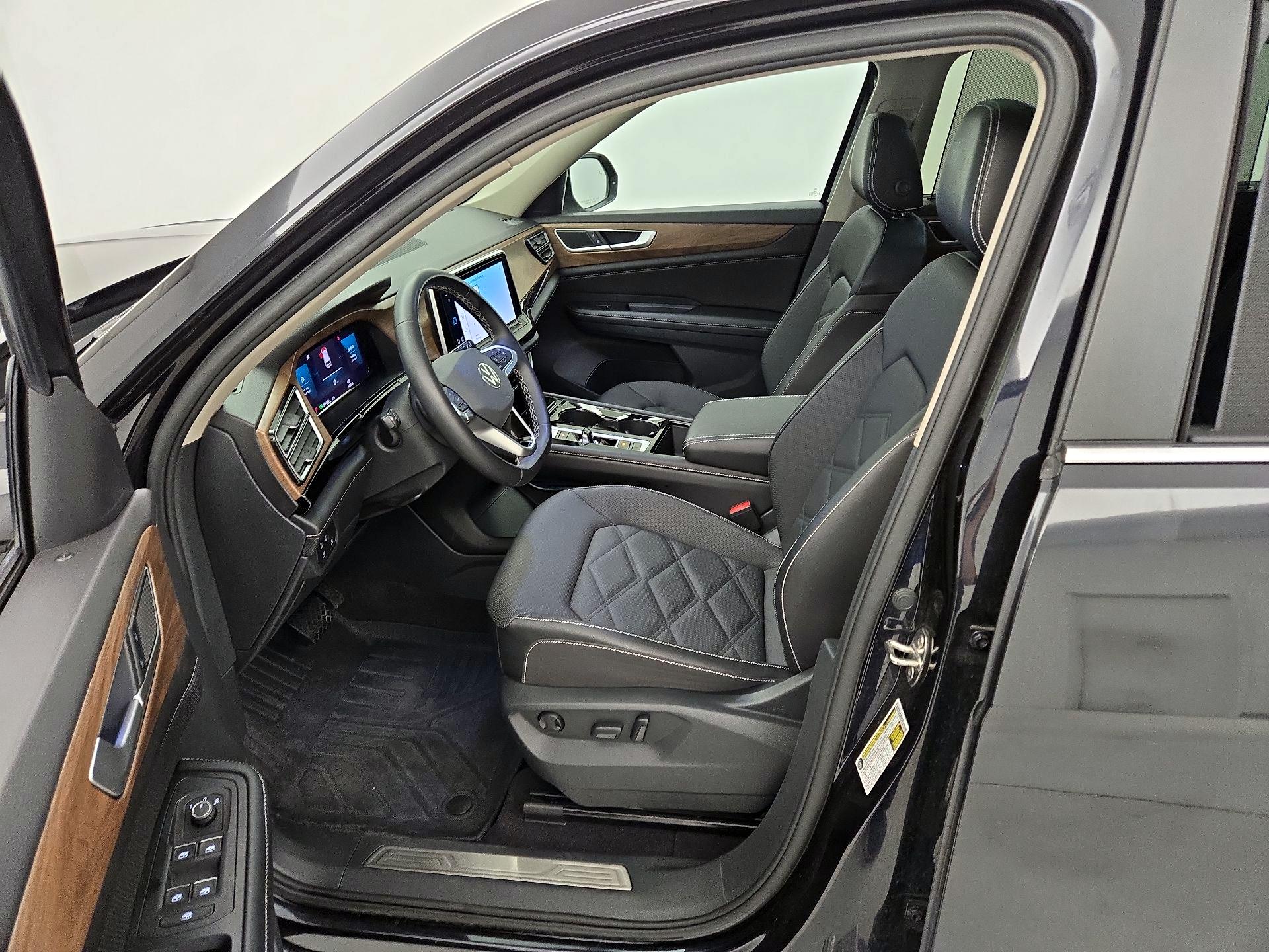 Thumbnail: 2024 Volkswagen Atlas - 11
