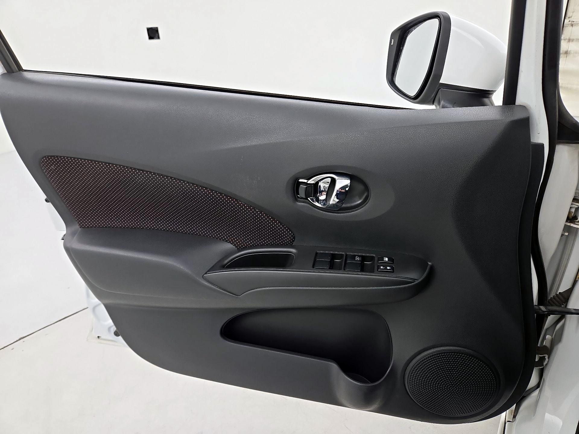 Thumbnail: 2015 Nissan Versa Note - 12