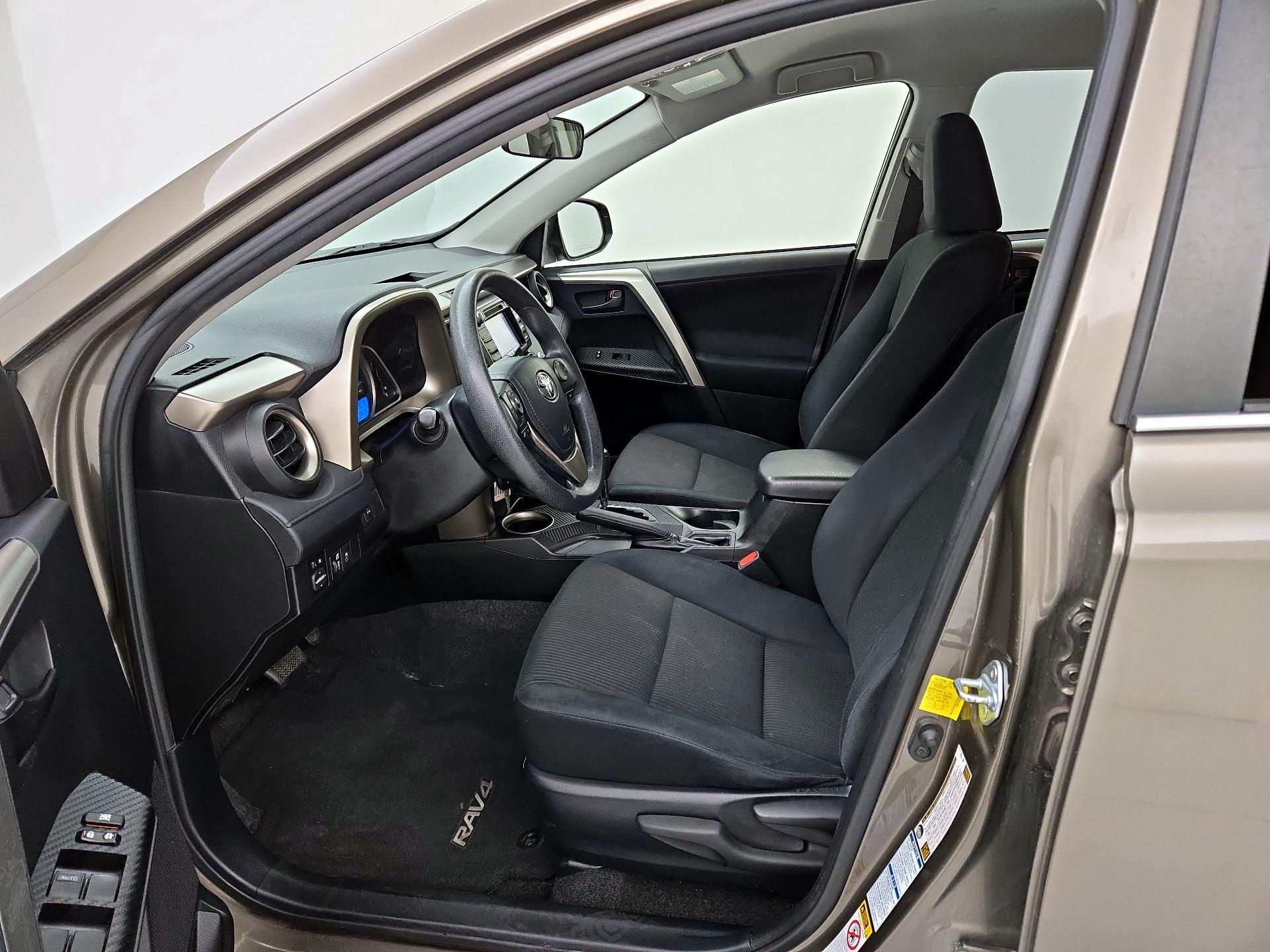 Thumbnail: 2014 Toyota RAV4 - 11