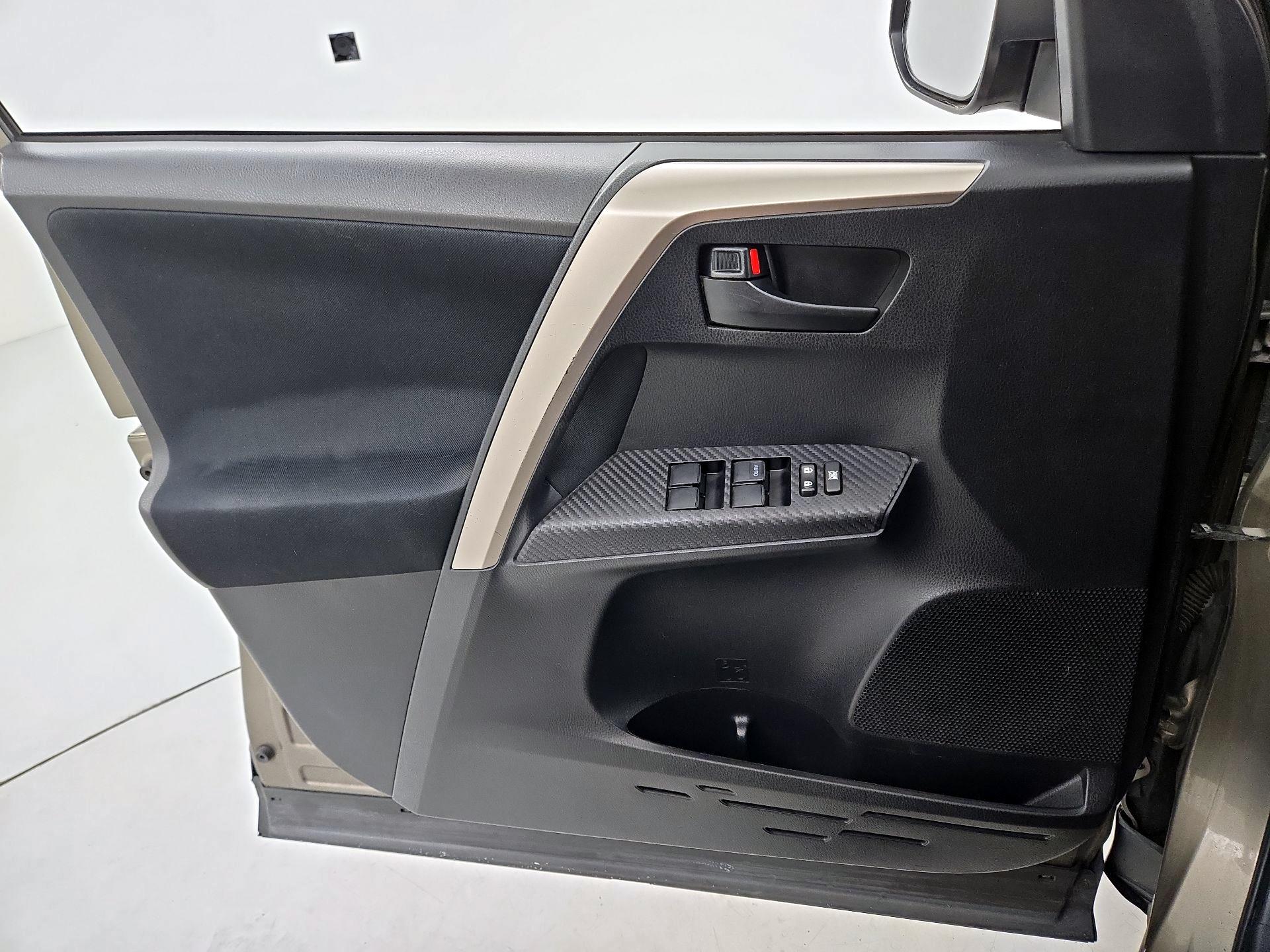 Thumbnail: 2014 Toyota RAV4 - 12