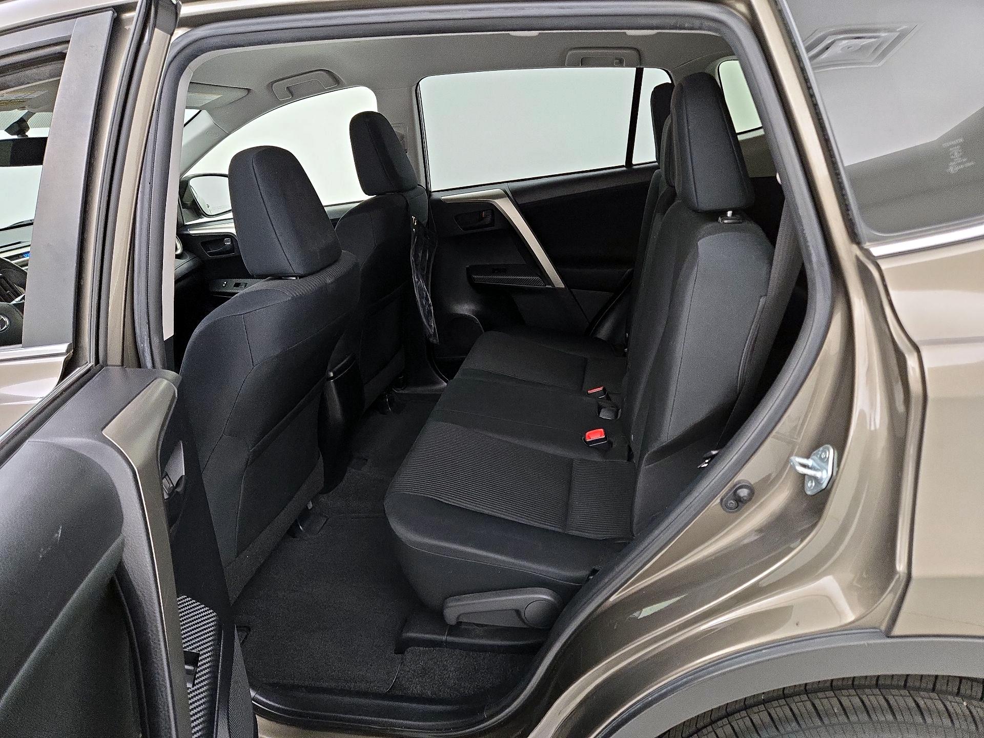 Thumbnail: 2014 Toyota RAV4 - 19