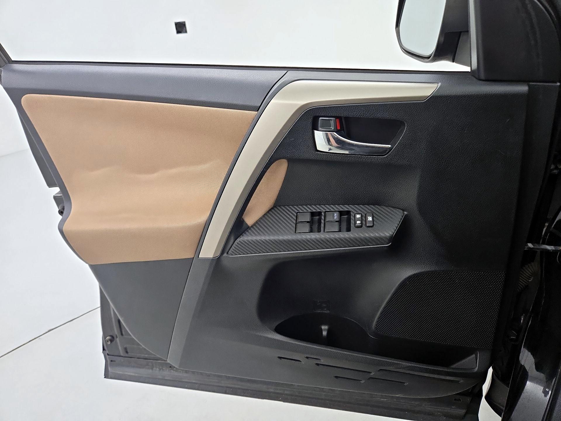 Thumbnail: 2014 Toyota RAV4 - 12