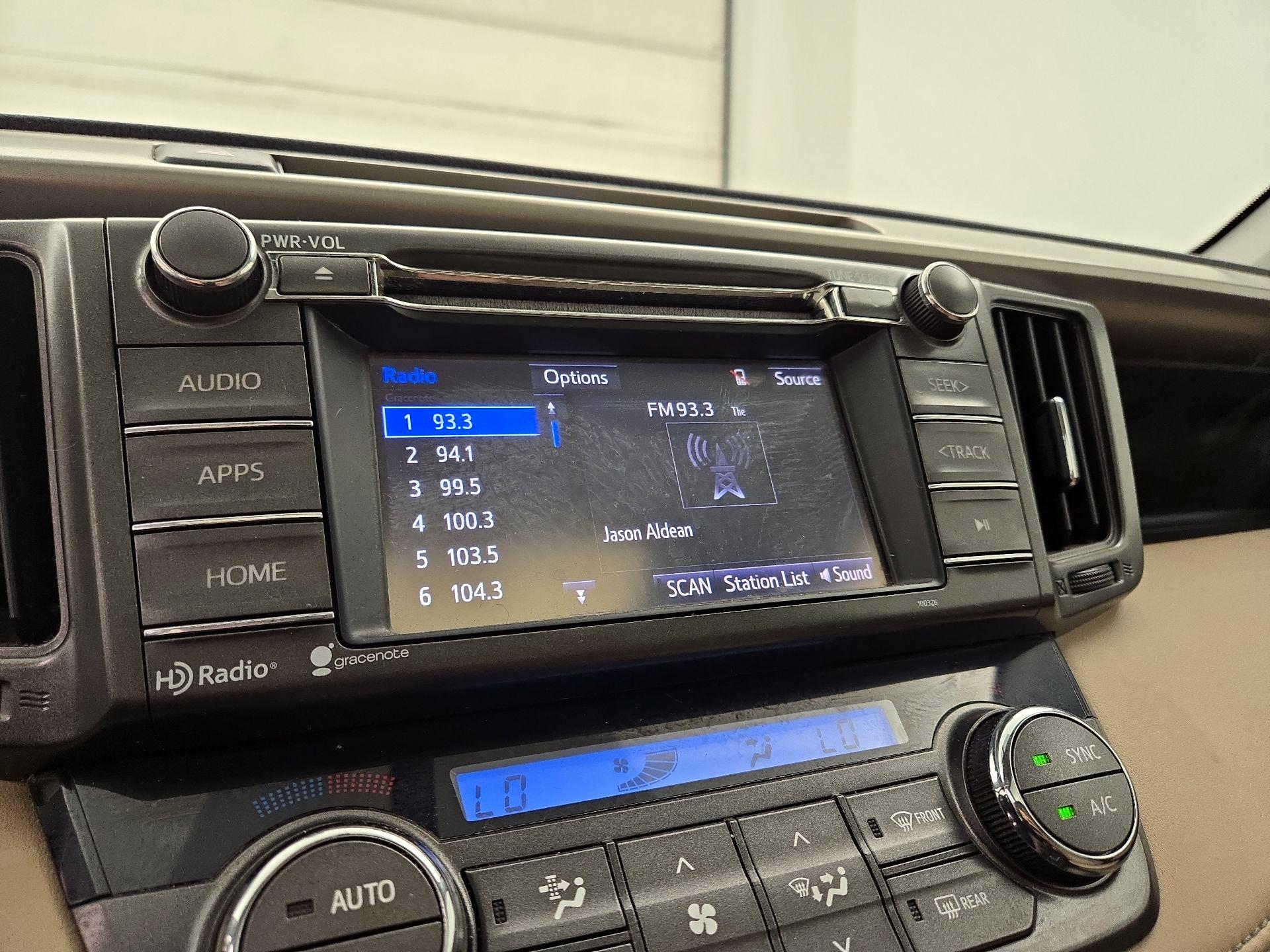 Thumbnail: 2014 Toyota RAV4 - 15