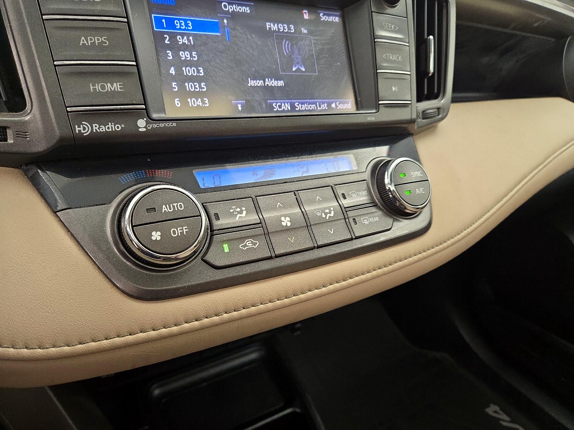Thumbnail: 2014 Toyota RAV4 - 16