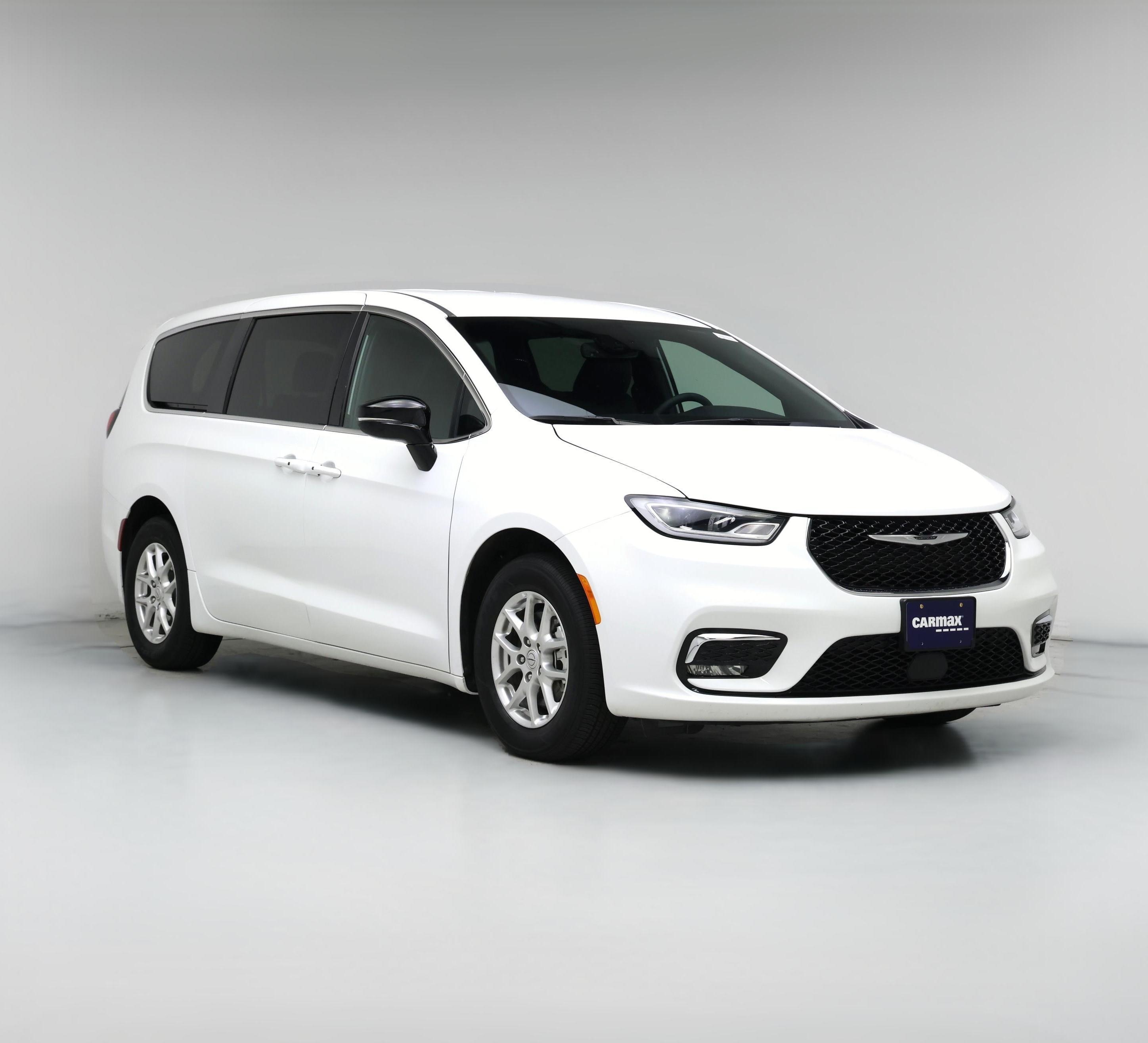 Thumbnail: 2025 Chrysler Pacifica - 1