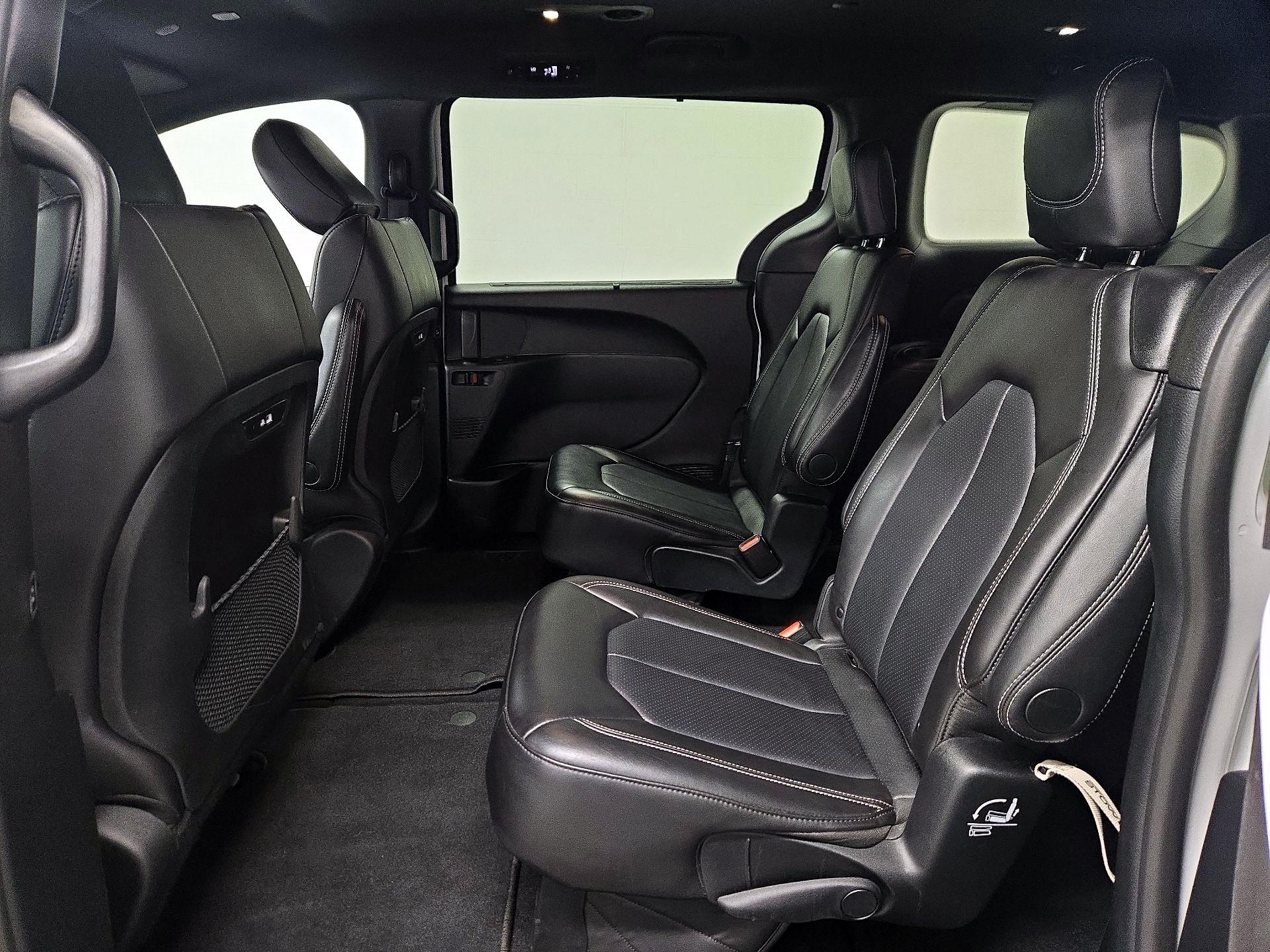Thumbnail: 2025 Chrysler Pacifica - 19