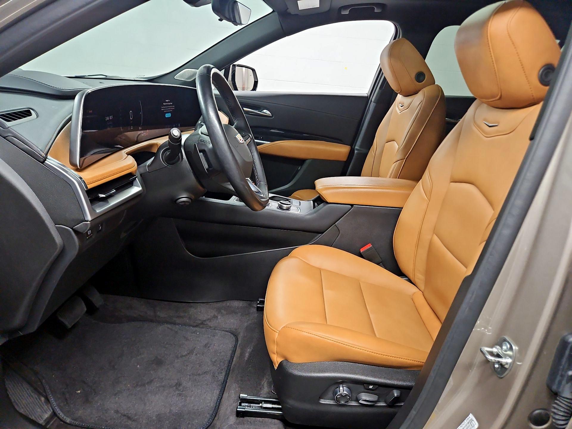 Thumbnail: 2025 Cadillac XT4 - 11