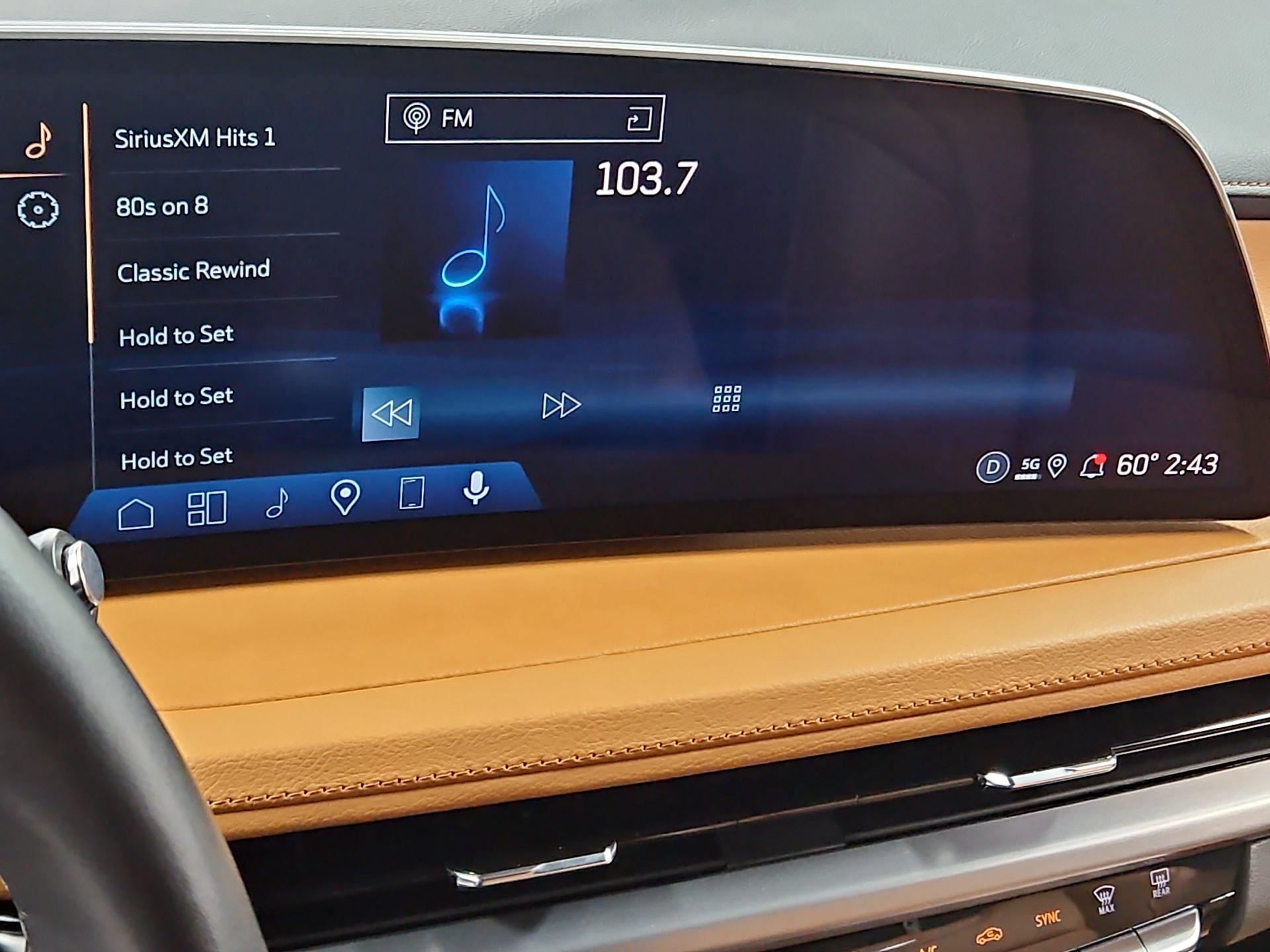 Thumbnail: 2025 Cadillac XT4 - 16