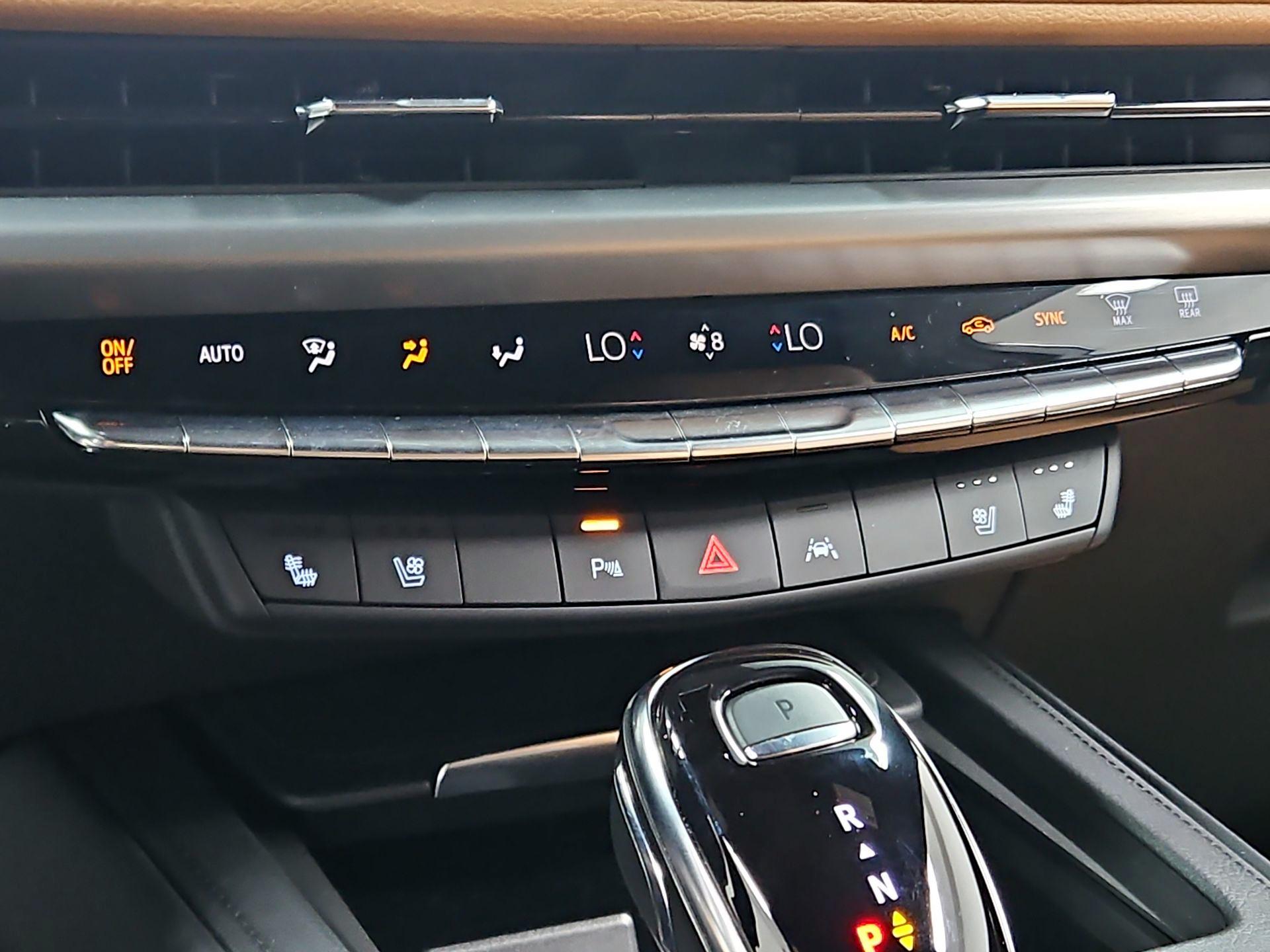 Thumbnail: 2025 Cadillac XT4 - 17