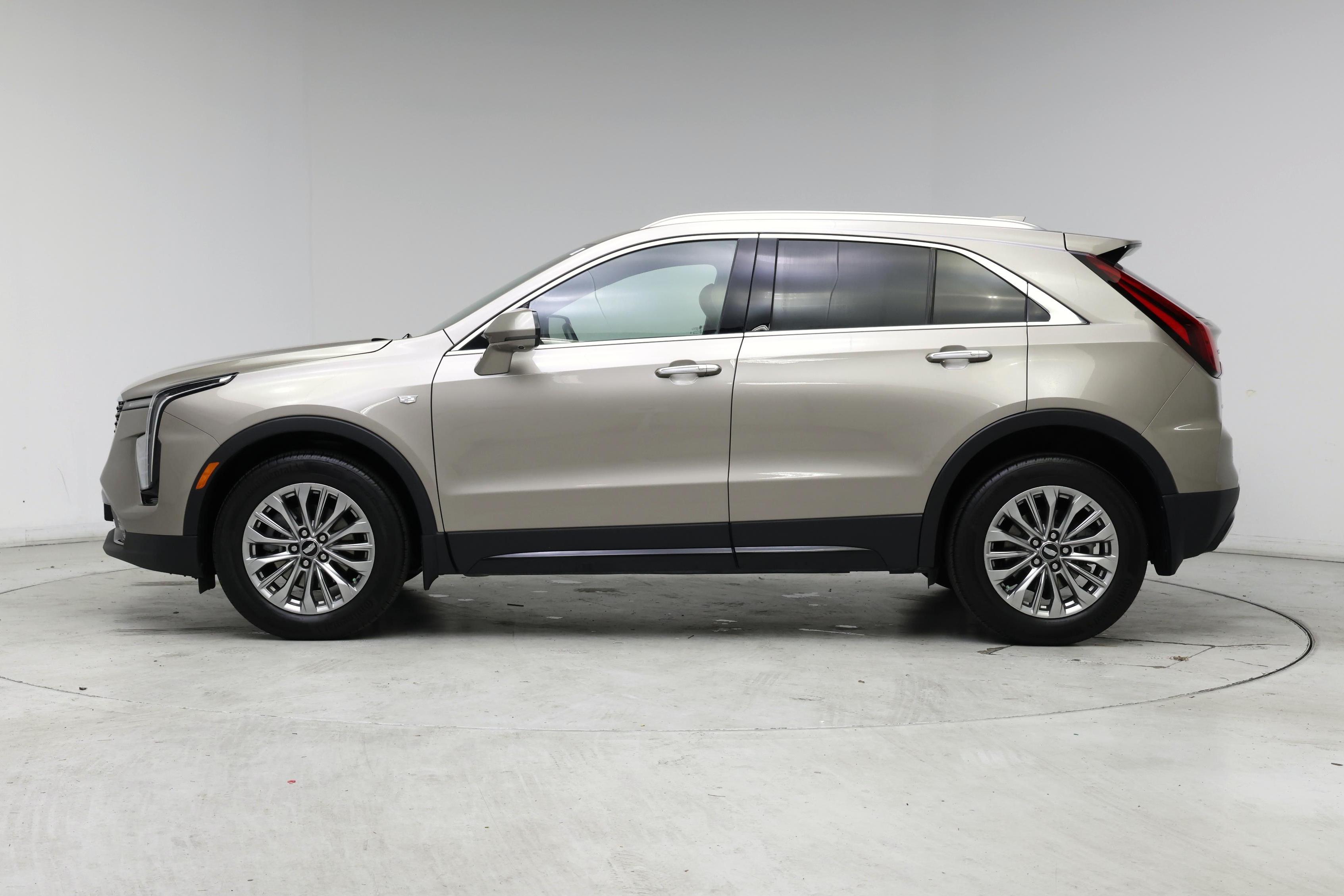 Thumbnail: 2025 Cadillac XT4 - 3